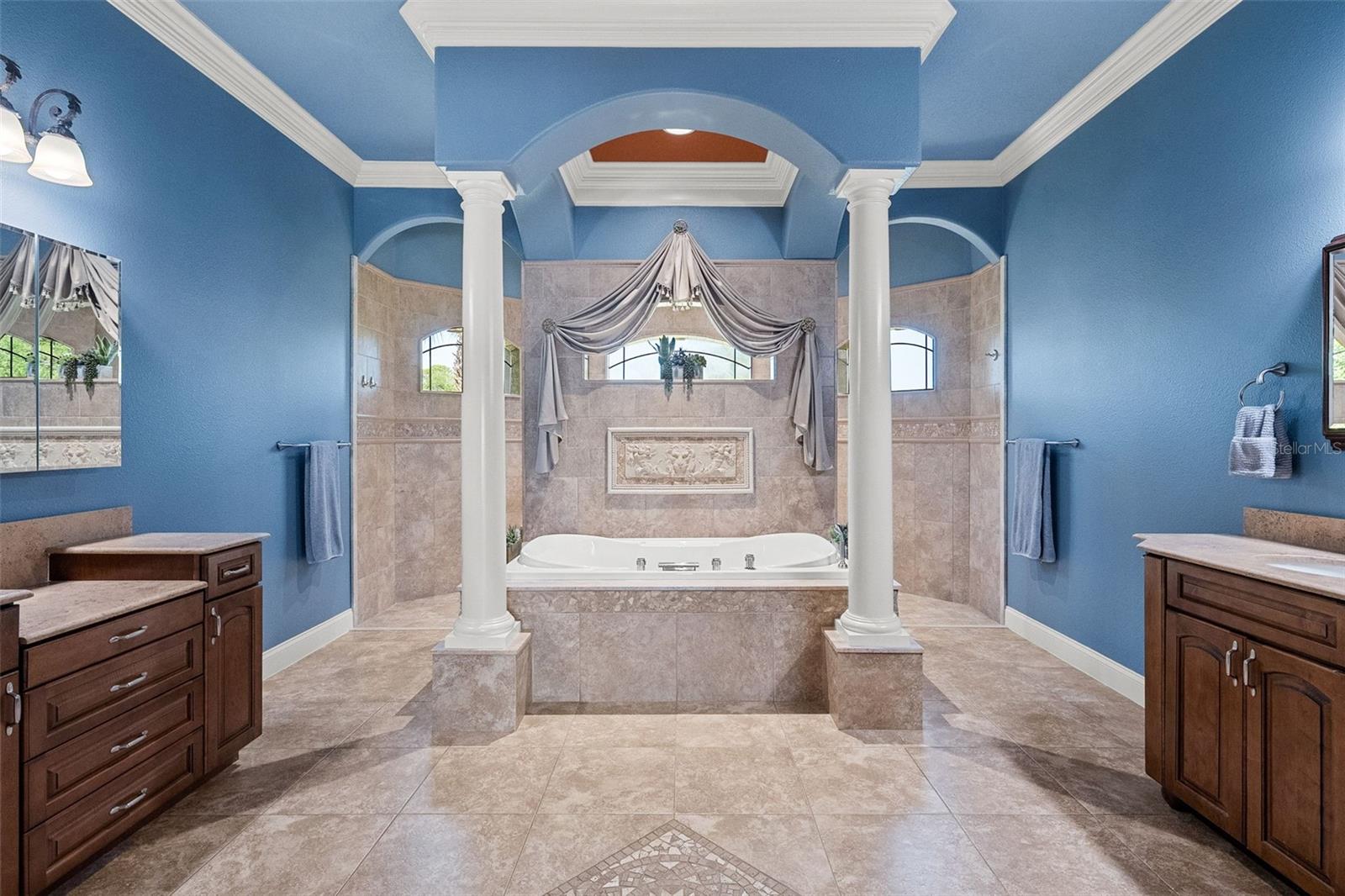 Listing photo id 27 for 10117 Breezy Pines Court