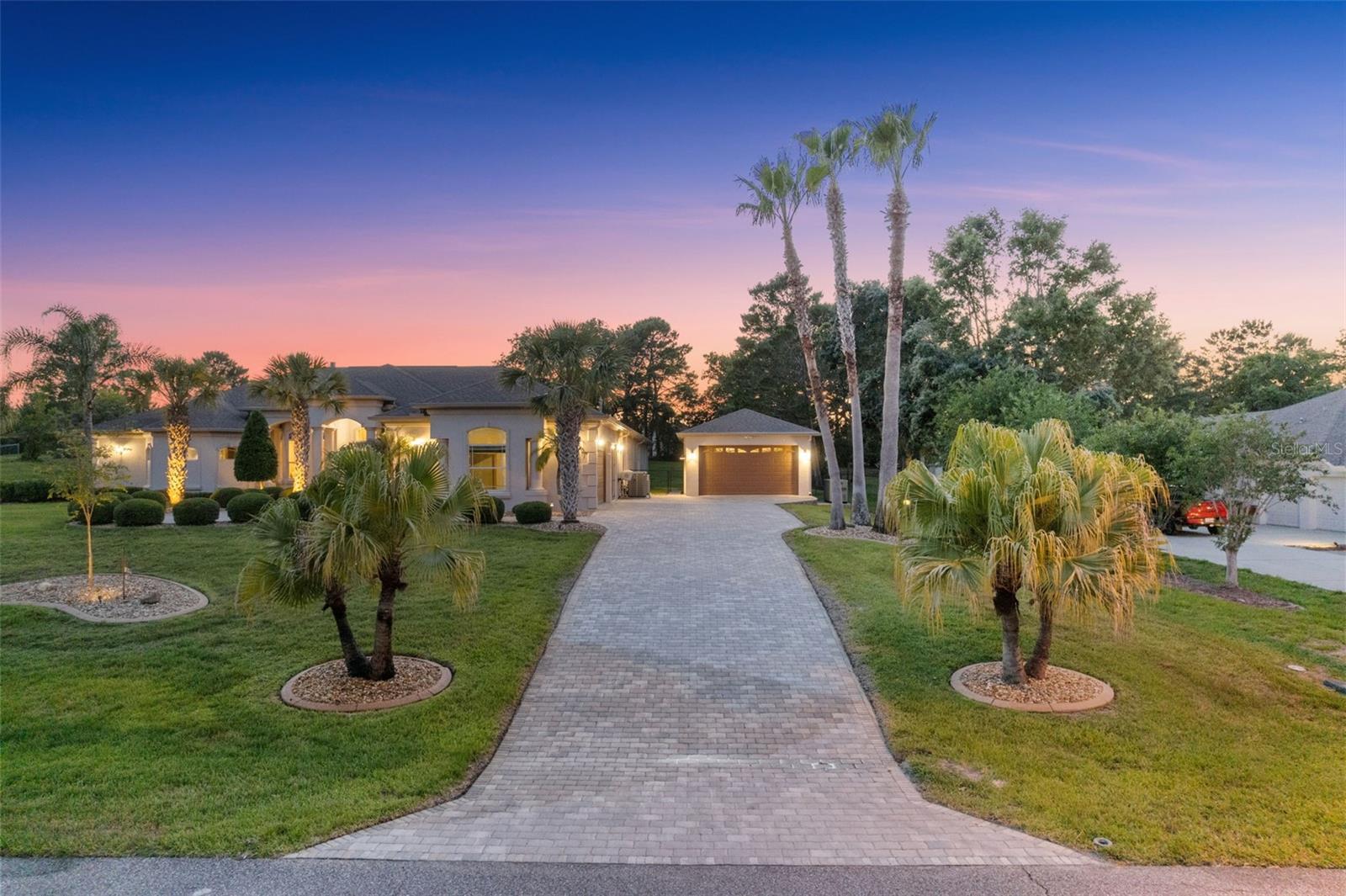 Listing photo id 1 for 10117 Breezy Pines Court