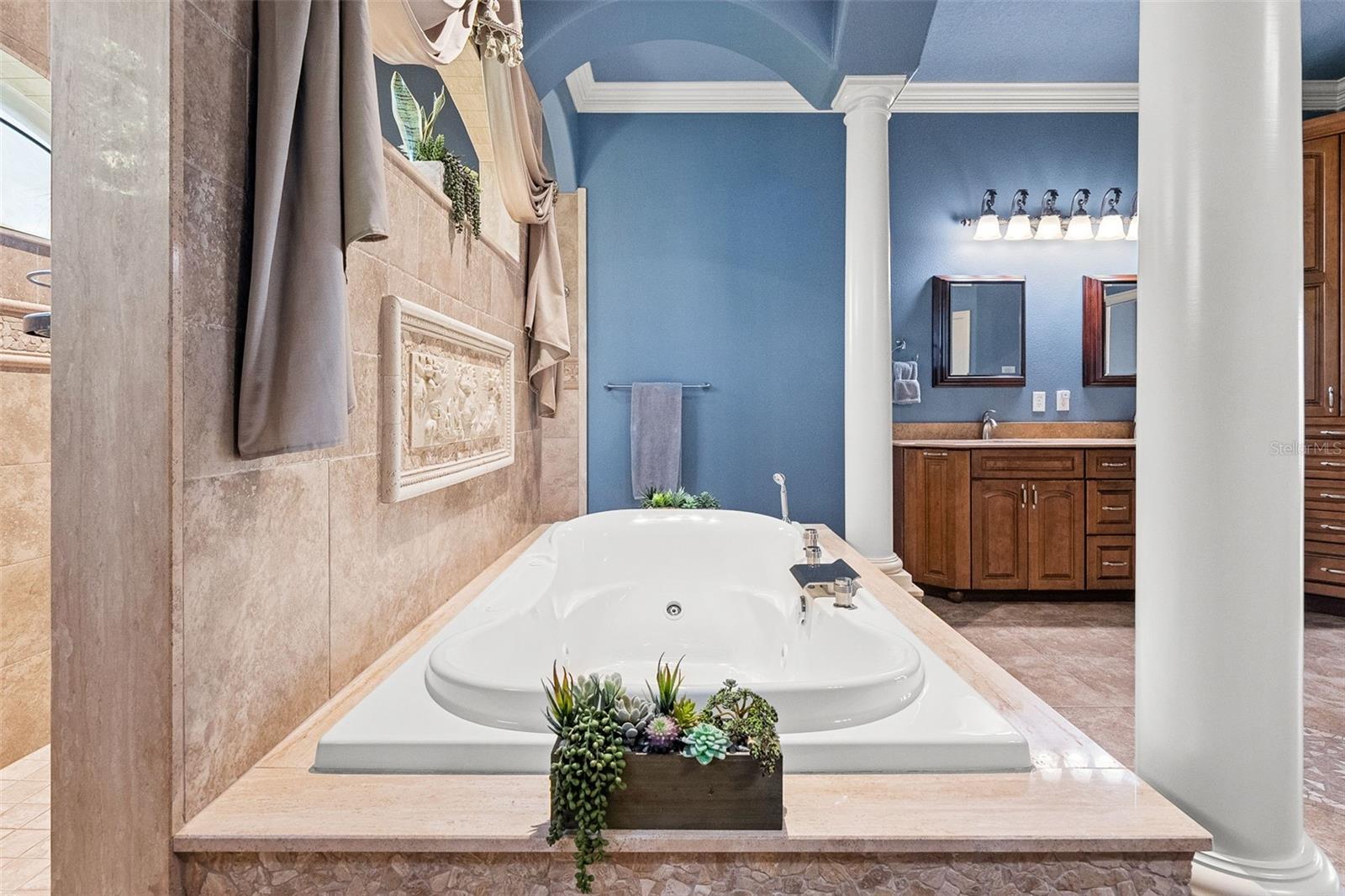 Listing photo id 29 for 10117 Breezy Pines Court