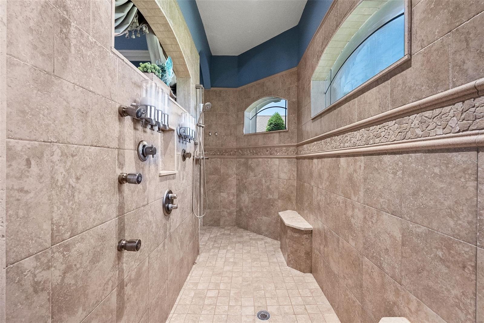 Listing photo id 31 for 10117 Breezy Pines Court