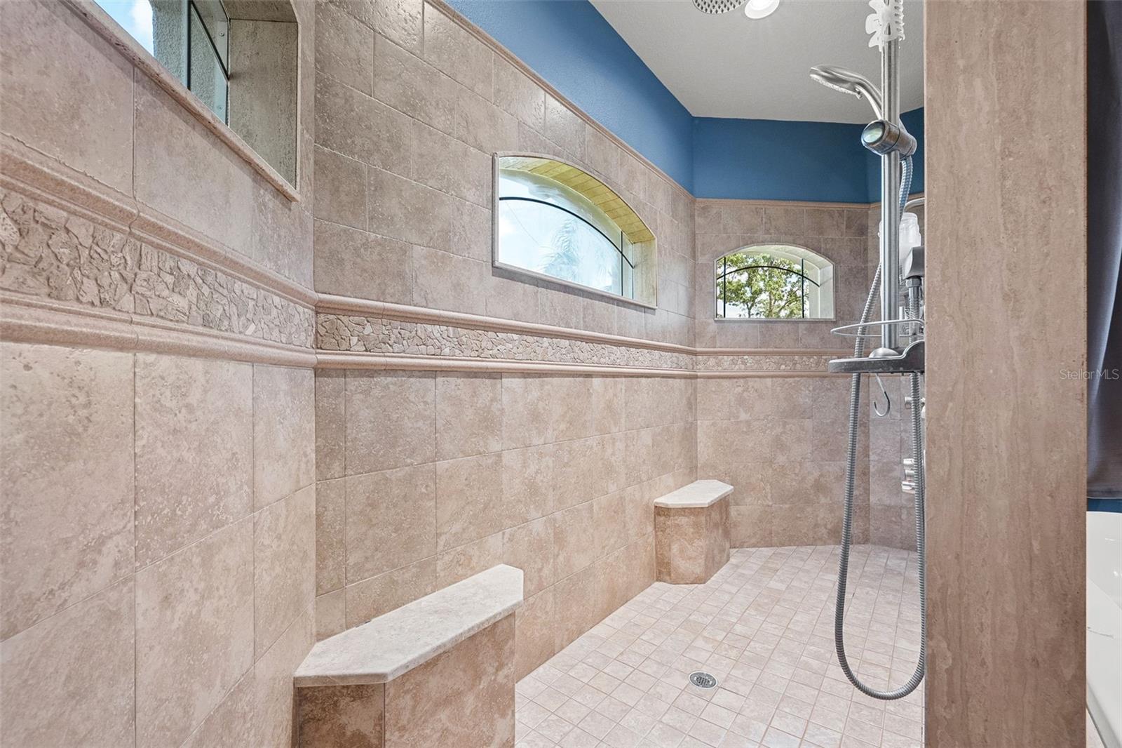Listing photo id 33 for 10117 Breezy Pines Court