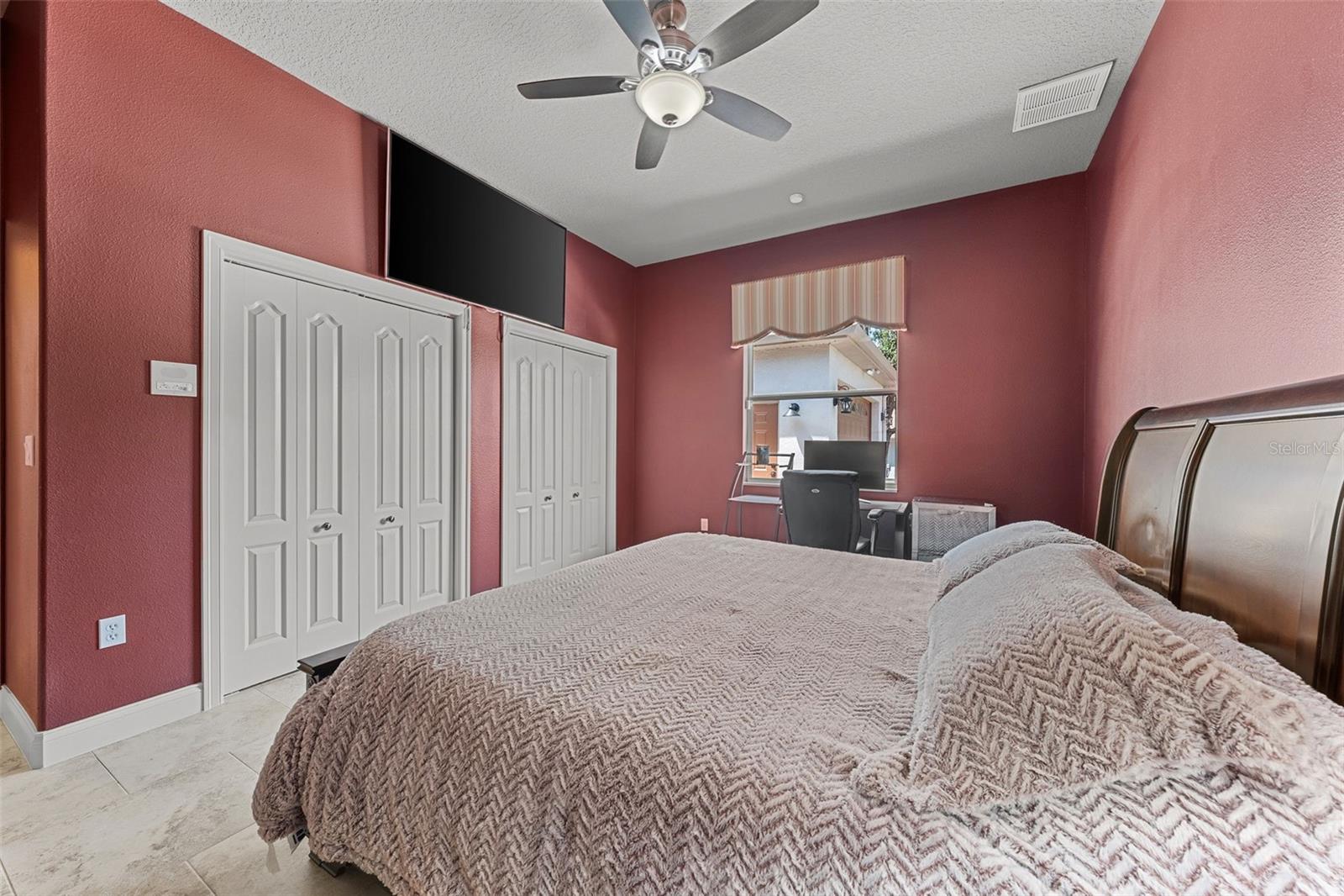 Listing photo id 40 for 10117 Breezy Pines Court