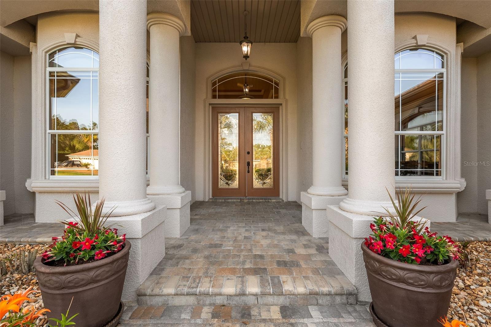 Listing photo id 3 for 10117 Breezy Pines Court