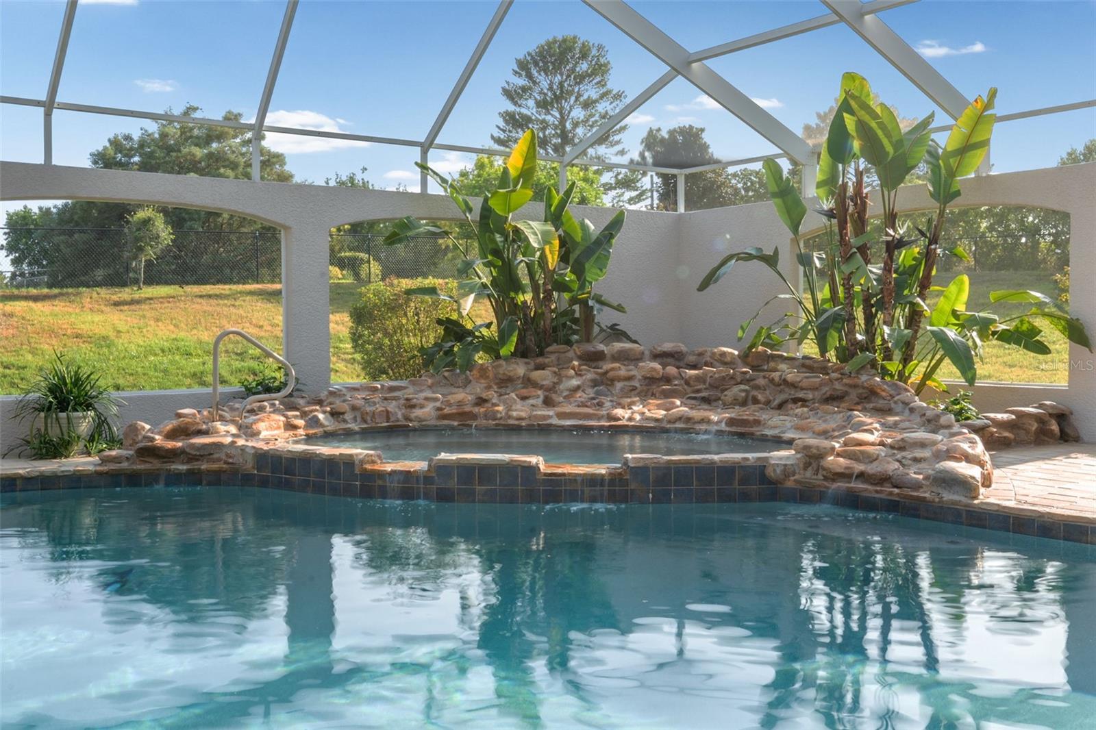 Listing photo id 72 for 10117 Breezy Pines Court