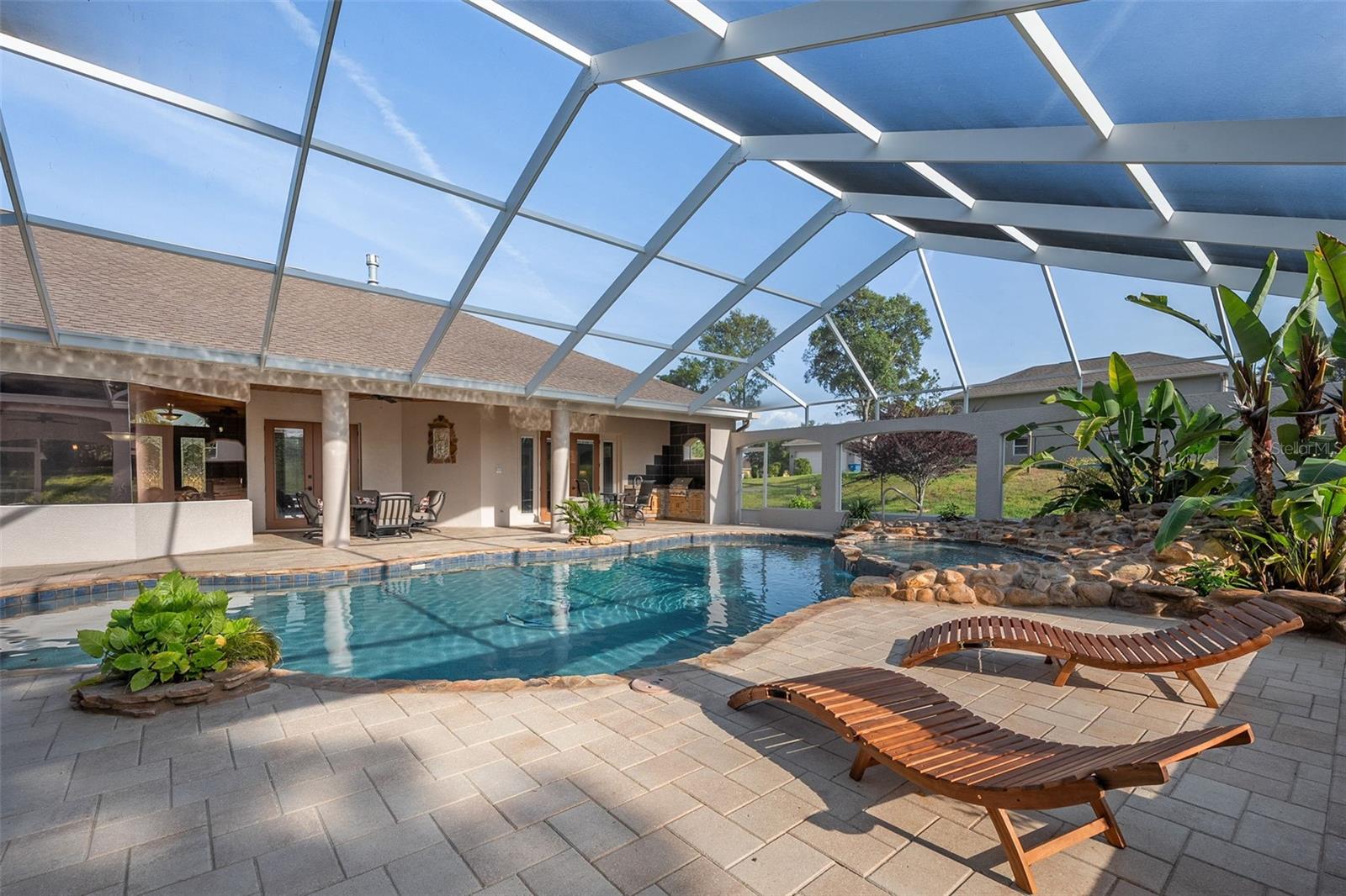 Listing photo id 79 for 10117 Breezy Pines Court