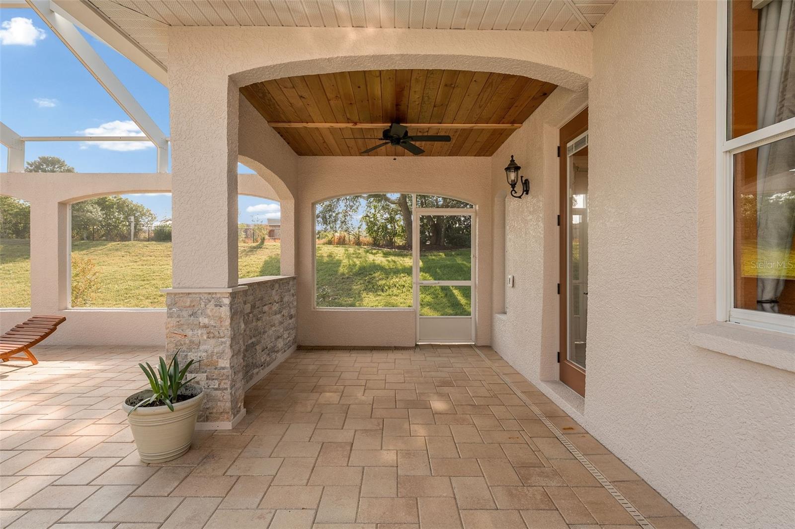 Listing photo id 80 for 10117 Breezy Pines Court