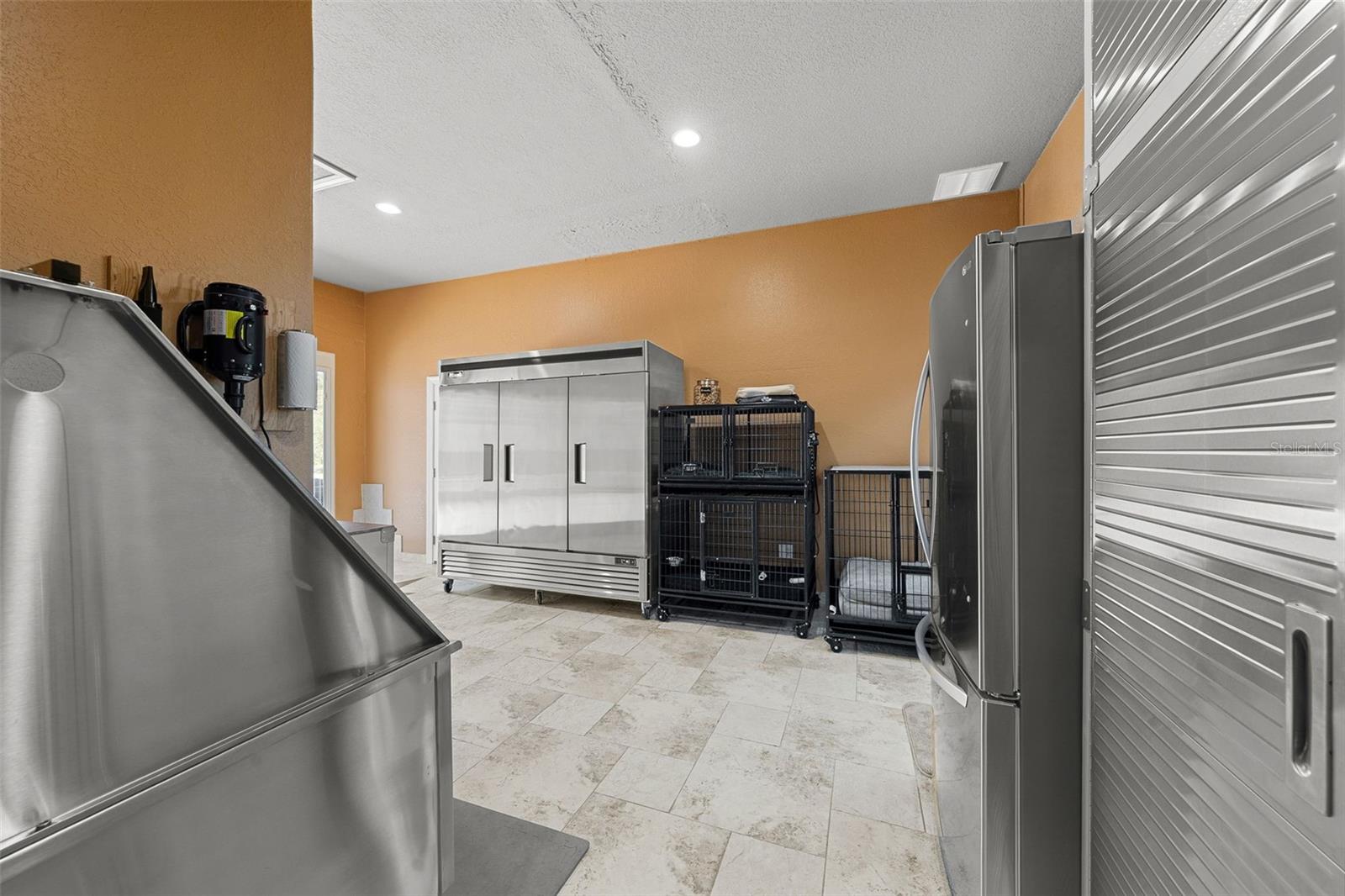 Listing photo id 83 for 10117 Breezy Pines Court