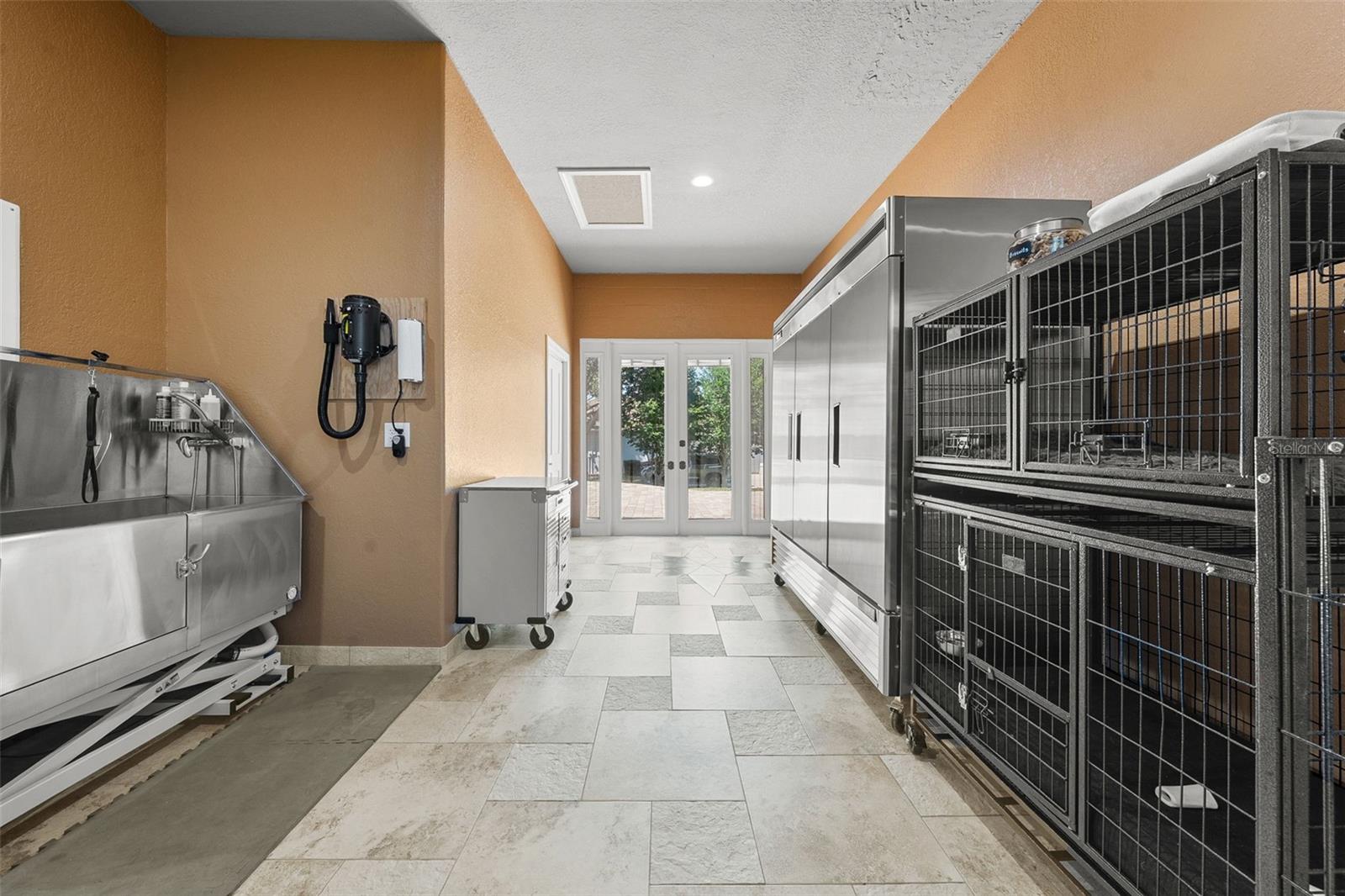 Listing photo id 84 for 10117 Breezy Pines Court