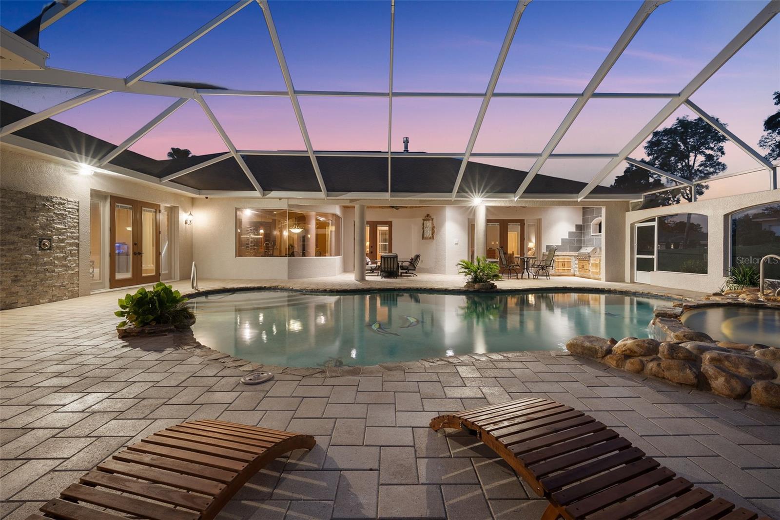 Listing photo id 85 for 10117 Breezy Pines Court