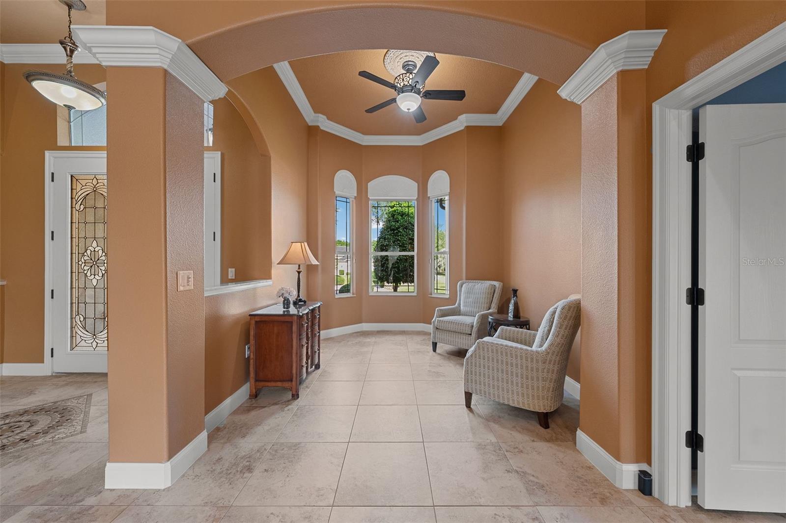 Listing photo id 7 for 10117 Breezy Pines Court