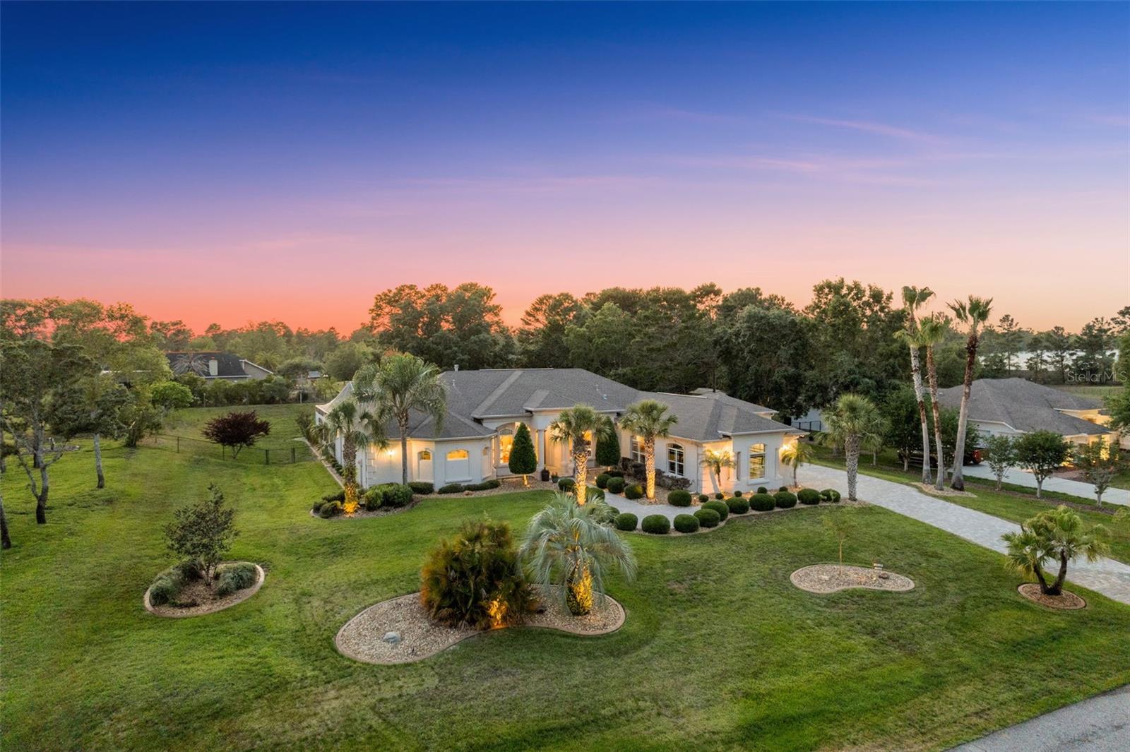 Listing photo id 94 for 10117 Breezy Pines Court