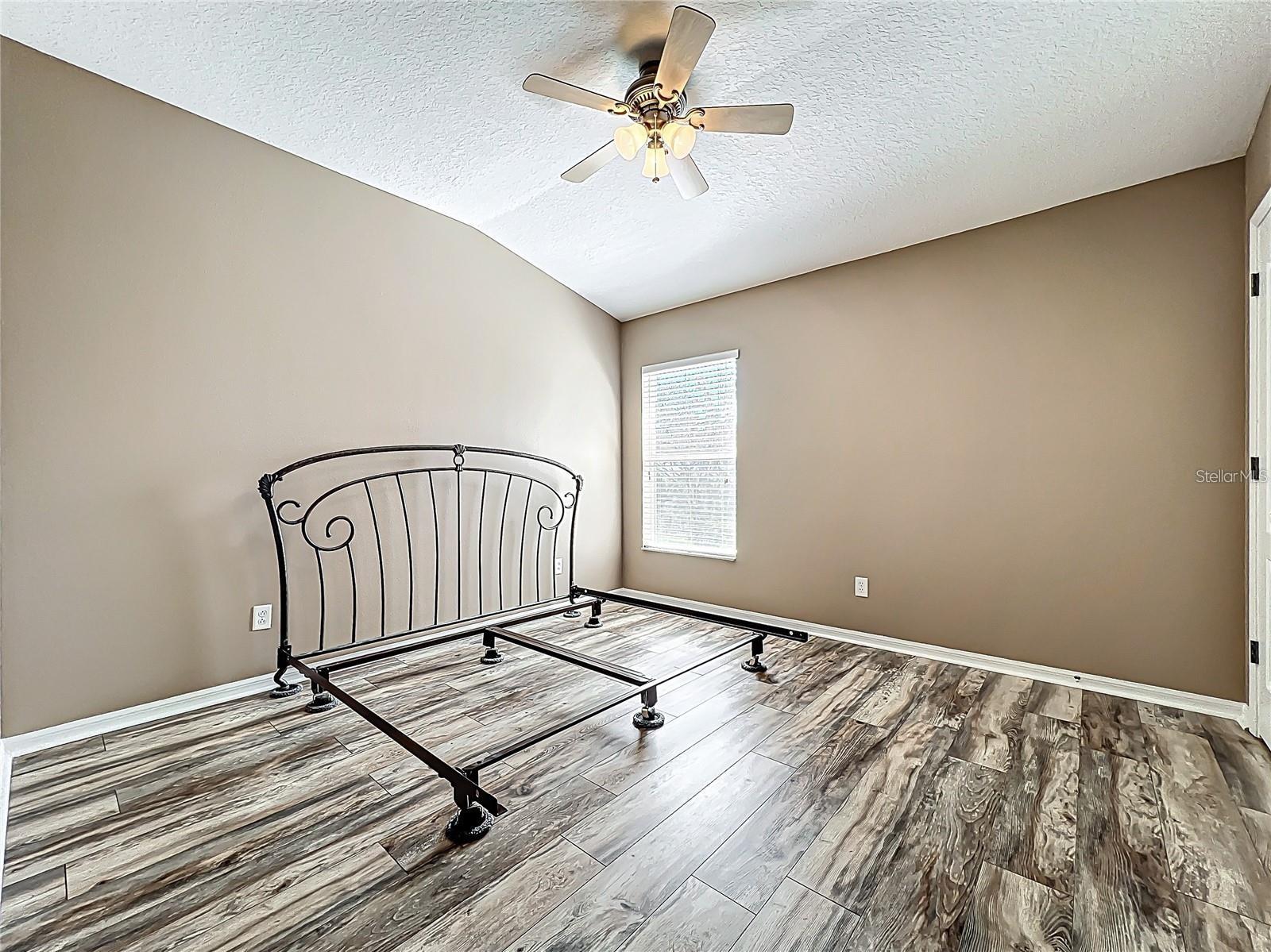 Image 10 of 22 For 15811 Fishhawk Falls Drive