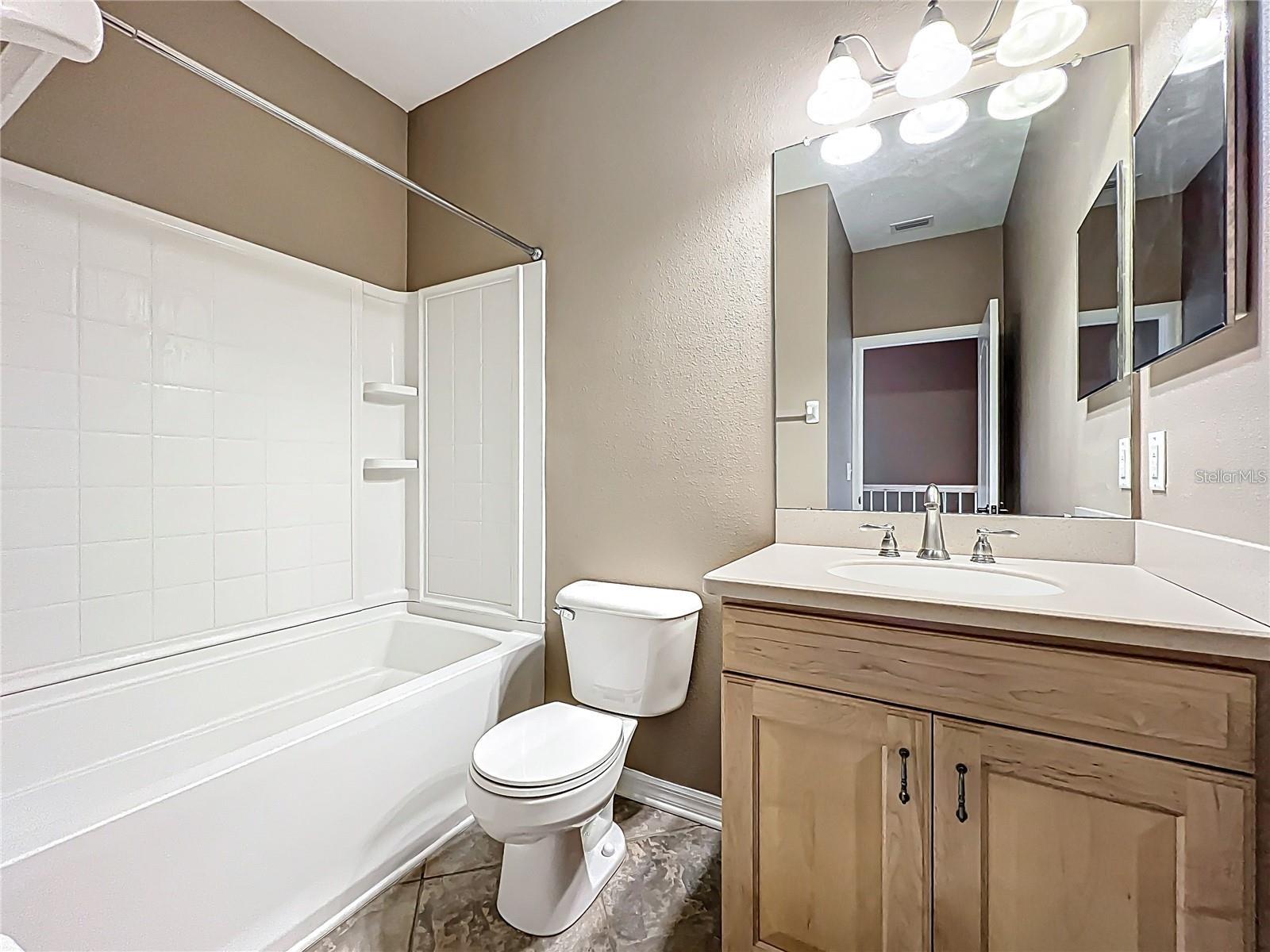 Image 11 of 22 For 15811 Fishhawk Falls Drive