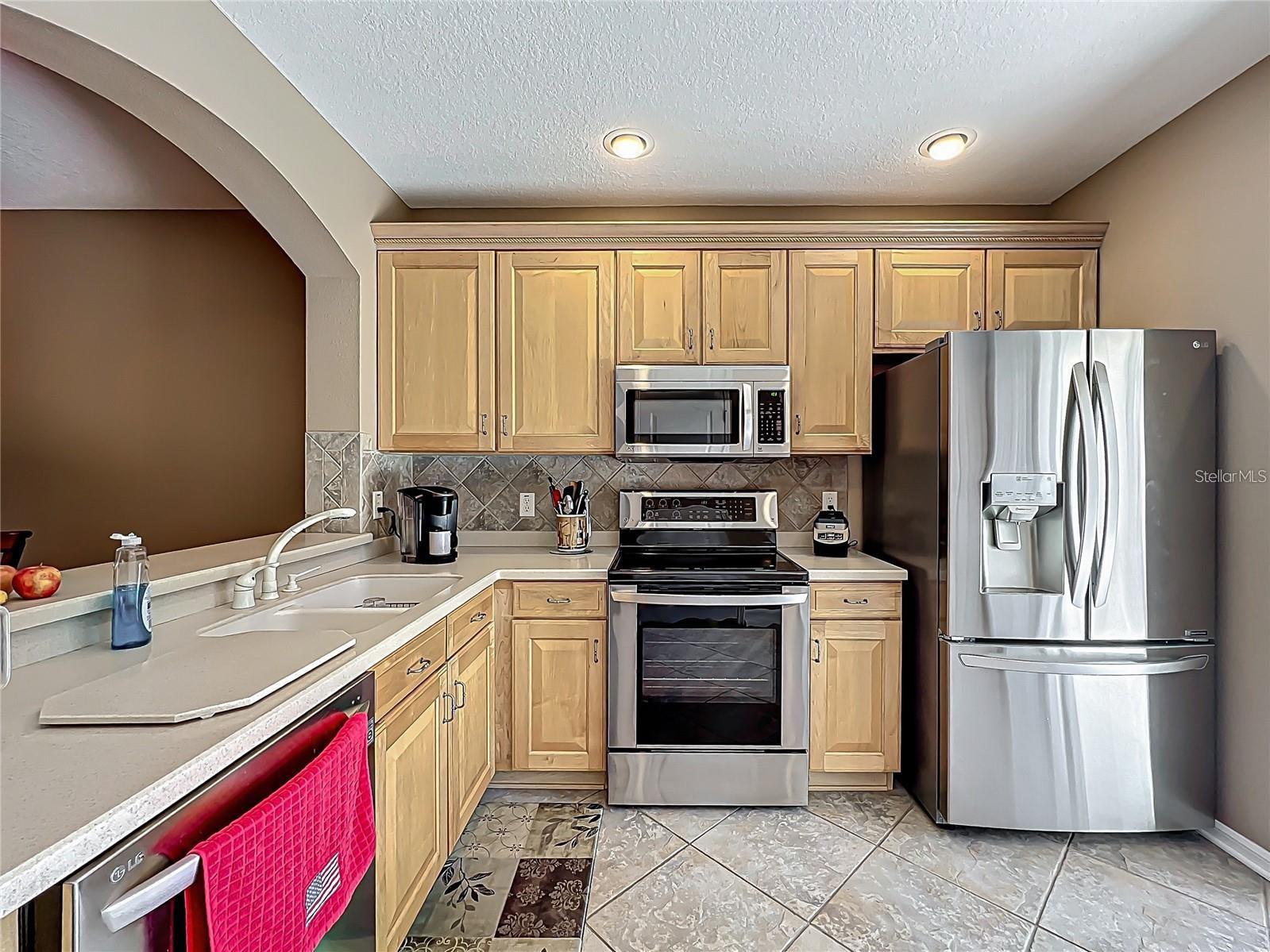 Image 5 of 22 For 15811 Fishhawk Falls Drive