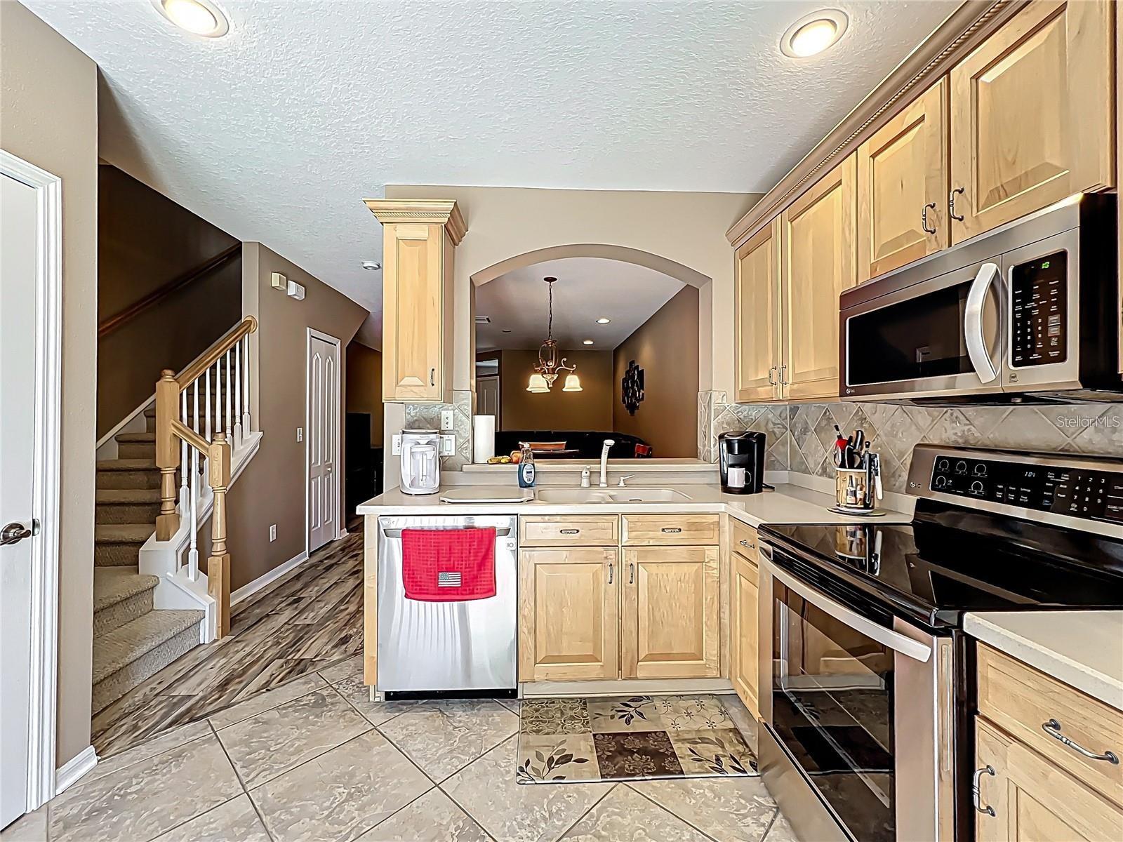 Image 6 of 22 For 15811 Fishhawk Falls Drive