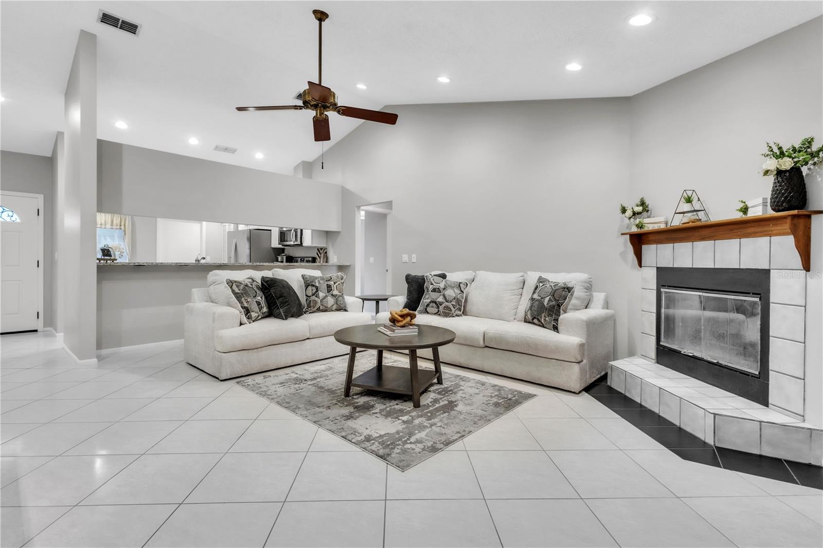 Image 17 of 47 For 4017 103rd Avenue N