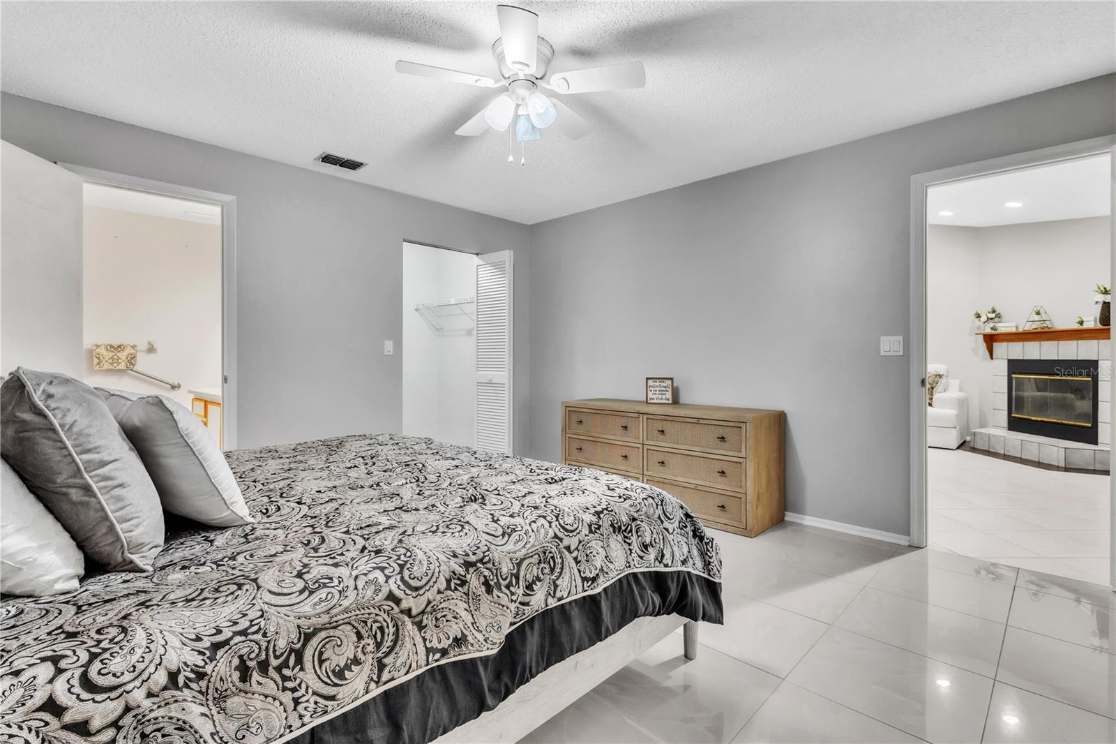 Image 21 of 47 For 4017 103rd Avenue N