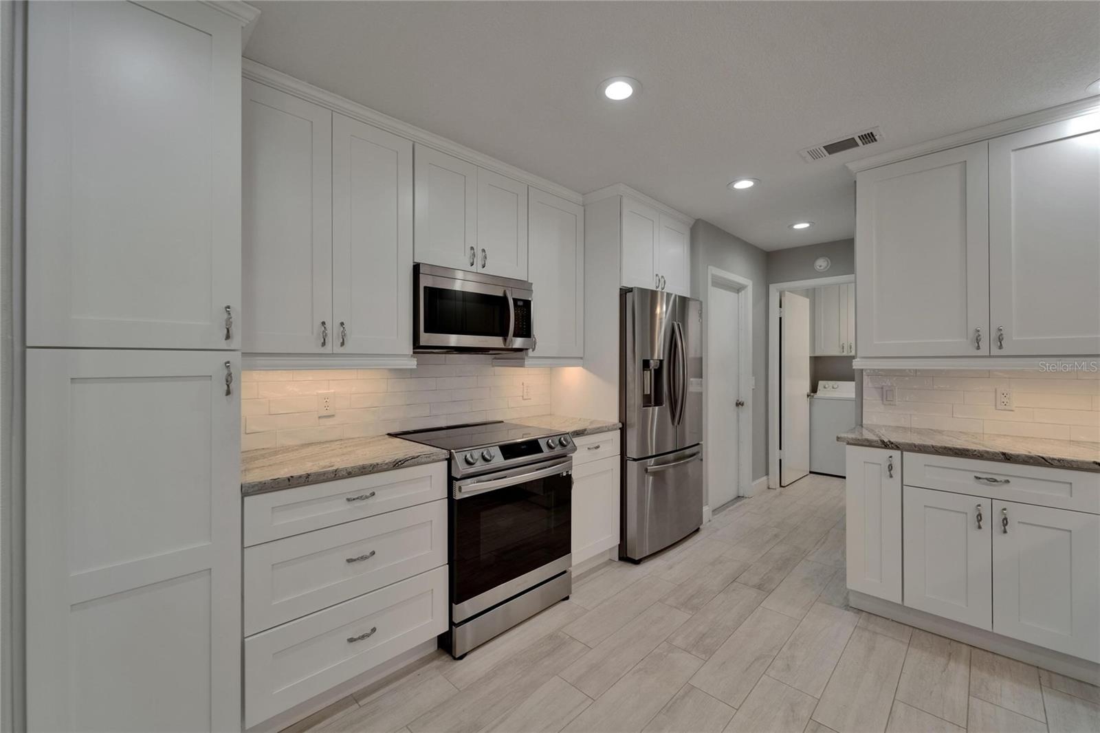 Image 16 of 53 For 9410 Alanbrooke Street