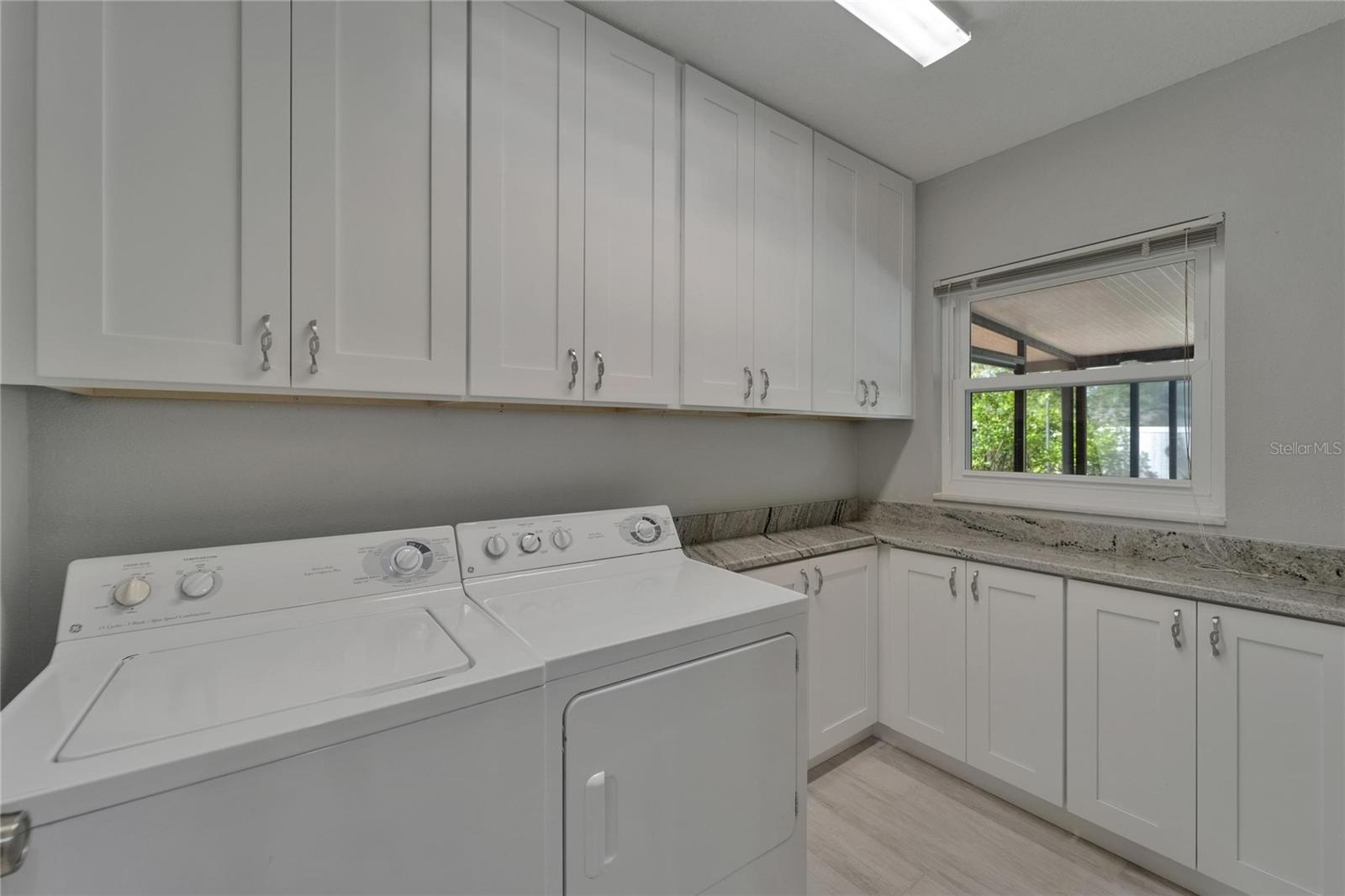 Image 19 of 53 For 9410 Alanbrooke Street