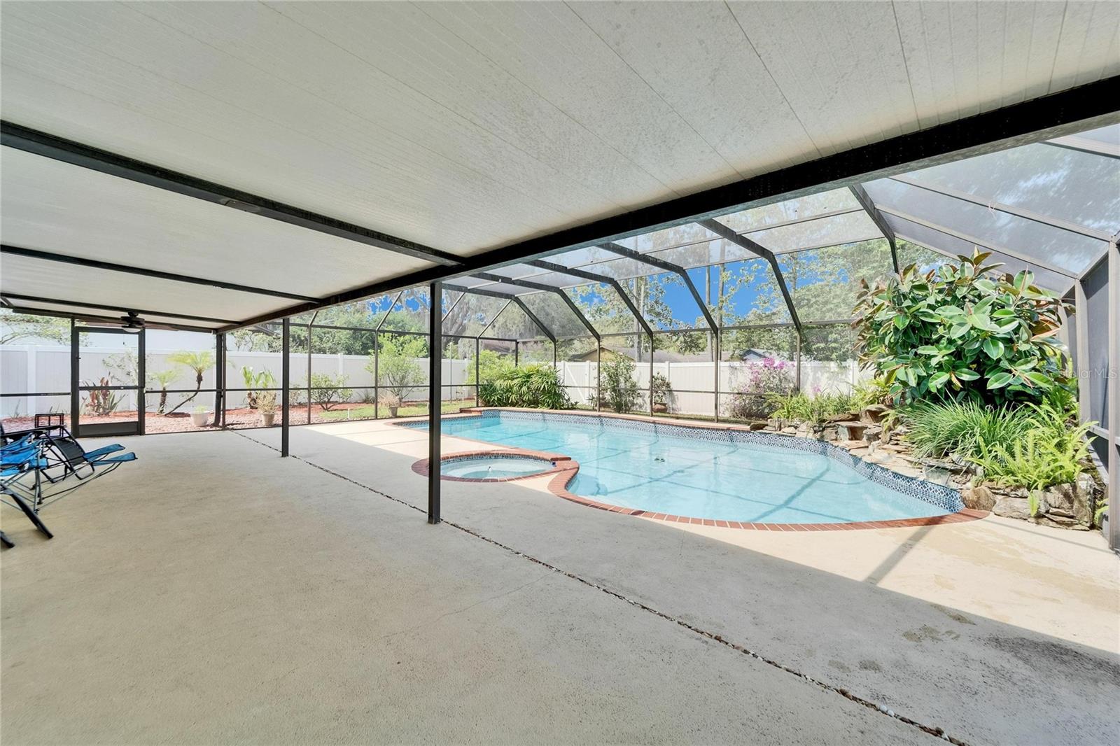 Image 32 of 53 For 9410 Alanbrooke Street