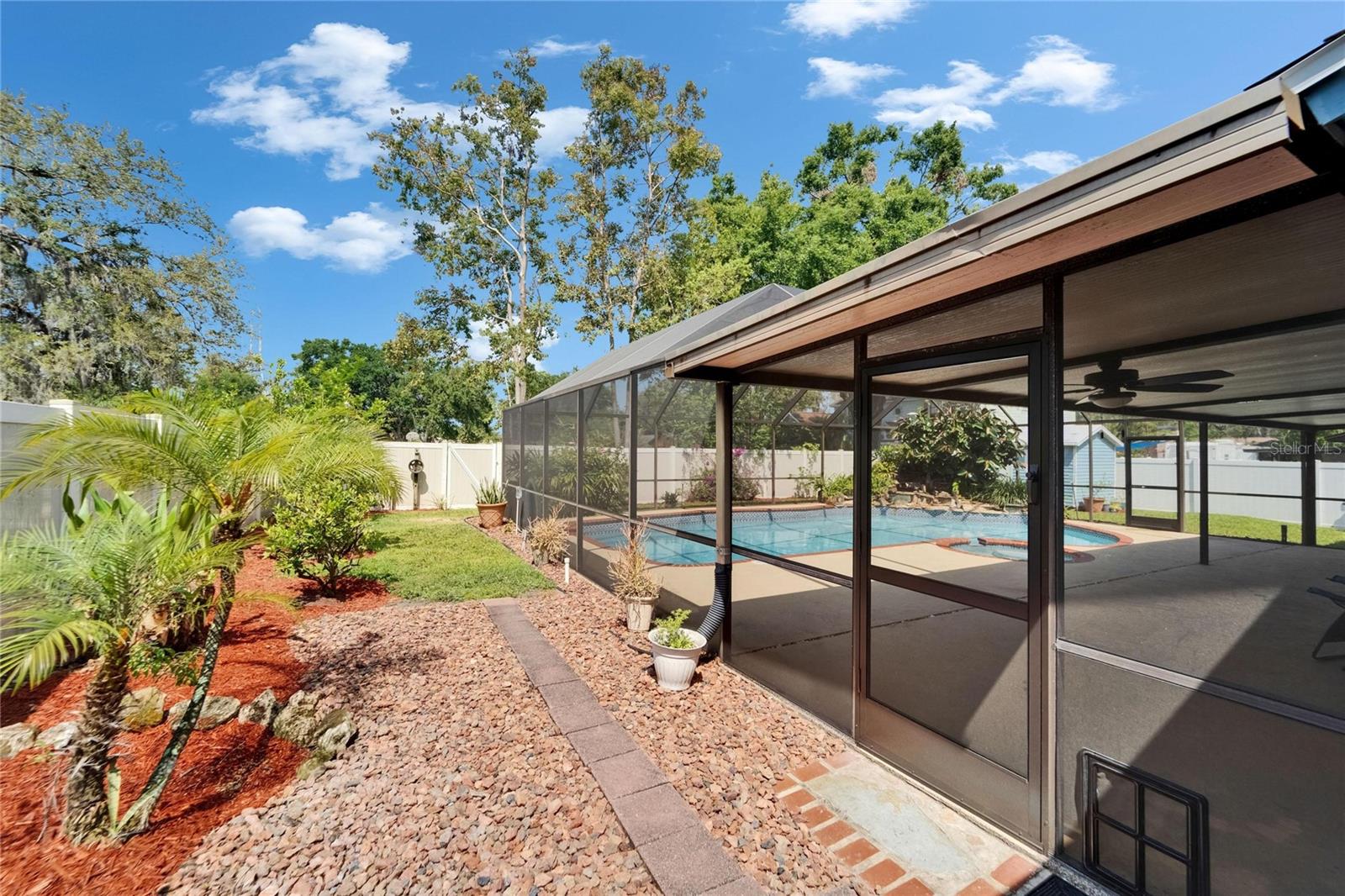 Image 39 of 53 For 9410 Alanbrooke Street