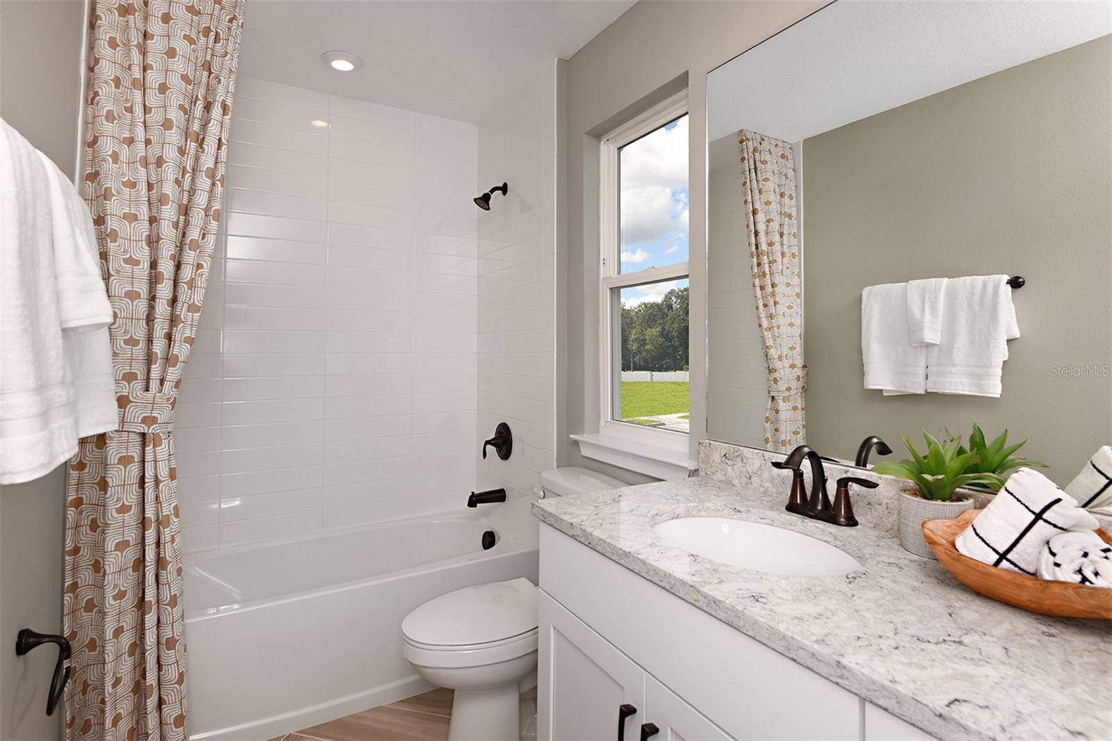 Listing photo id 14 for 3472 Timber Crossing Avenue