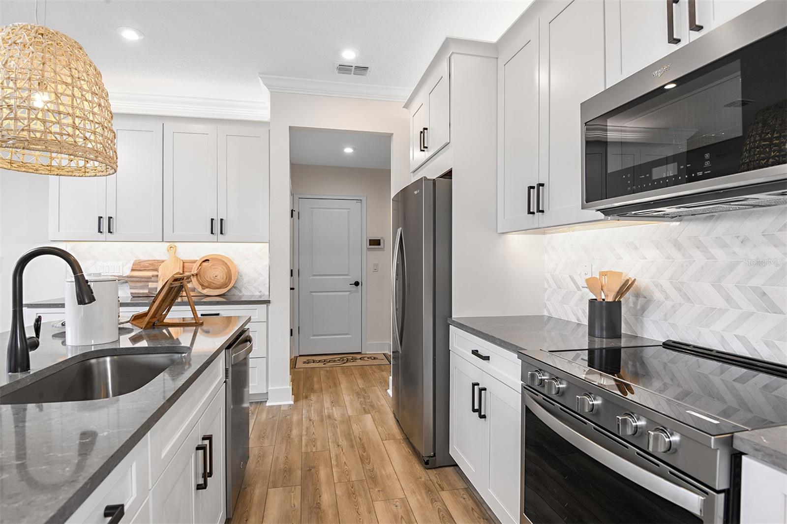 Listing photo id 3 for 3472 Timber Crossing Avenue