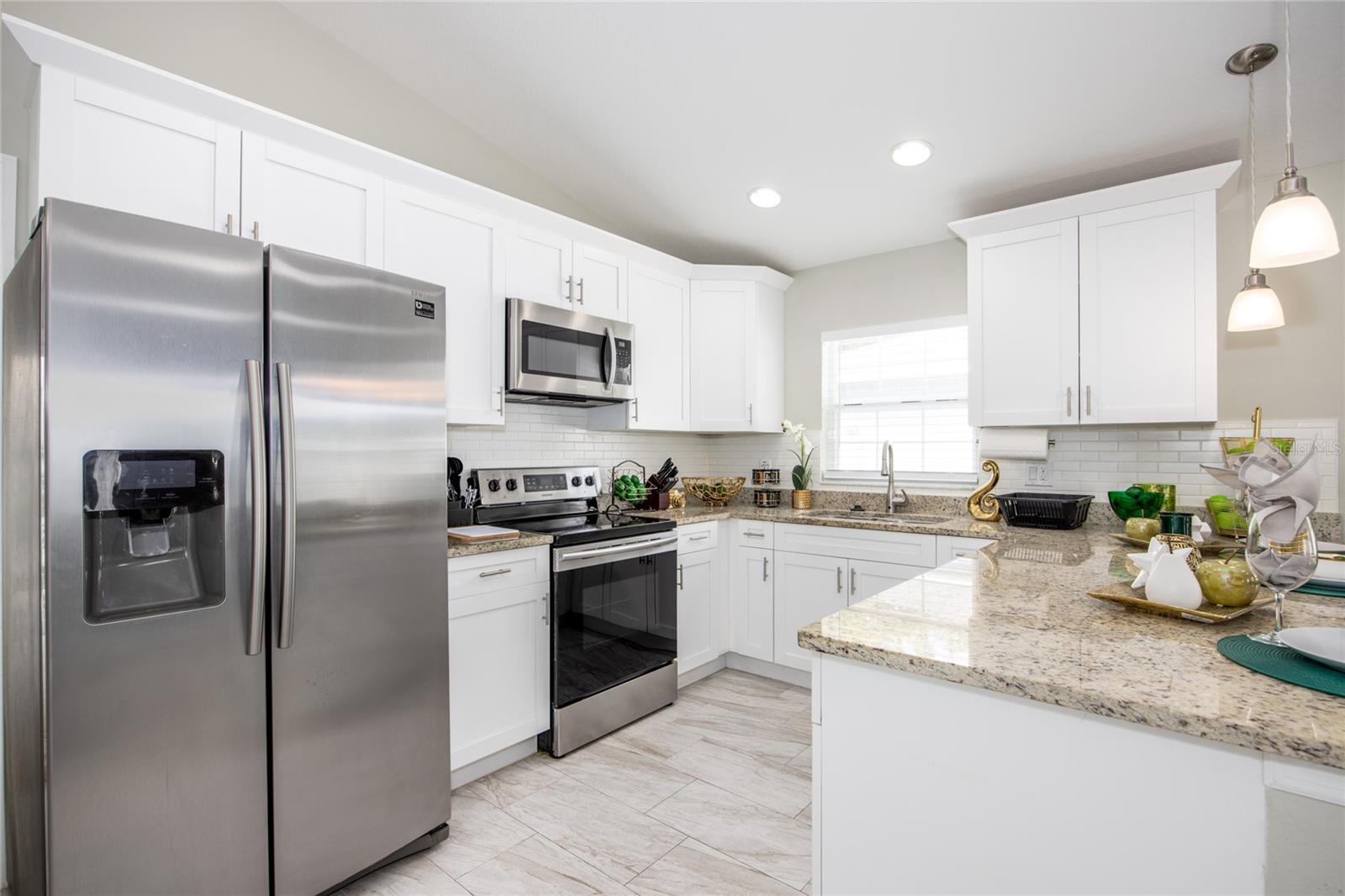 Image 4 of 14 For 811 Hoffman Boulevard