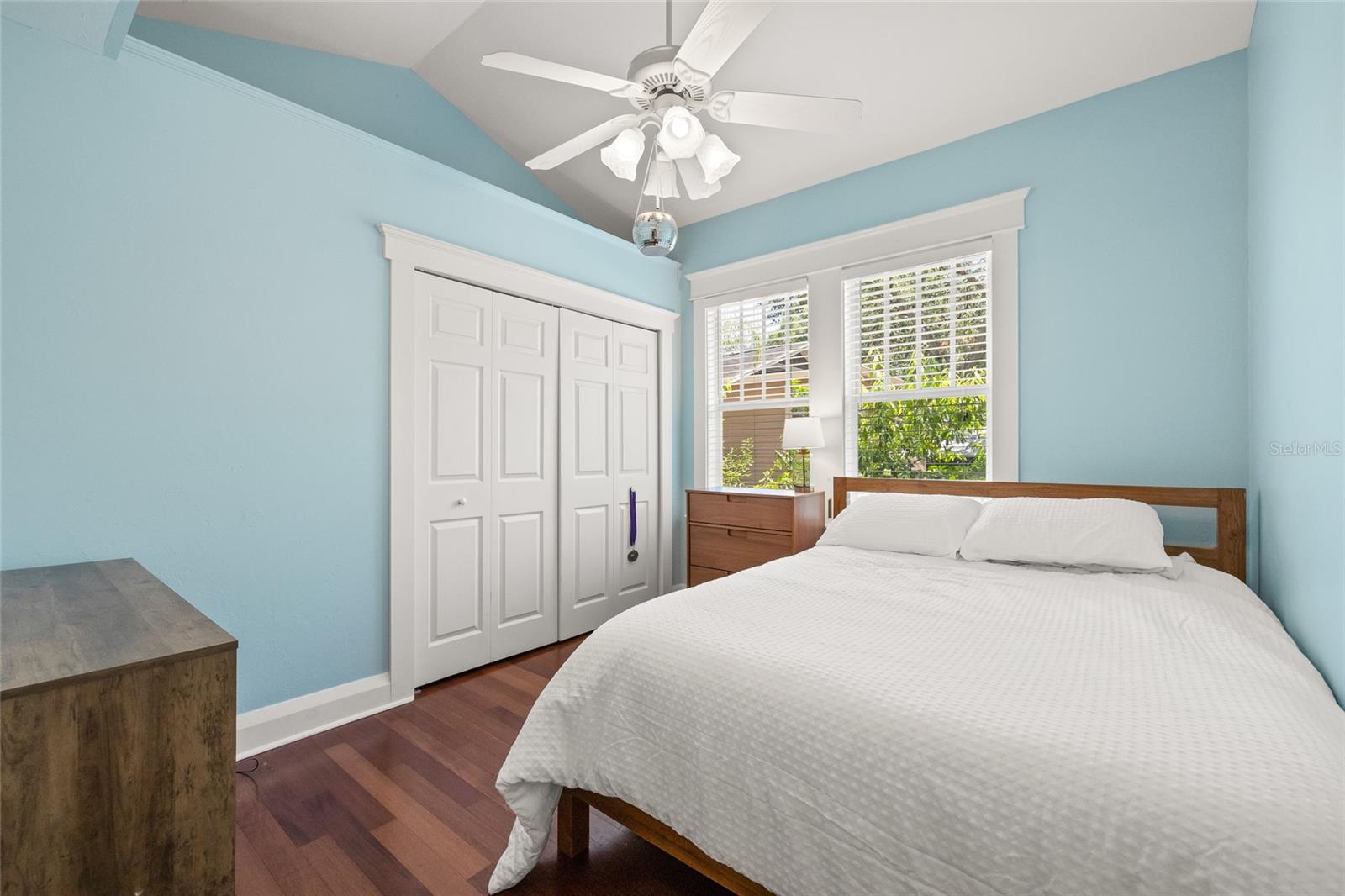 Image 16 of 30 For 906 Broad Street