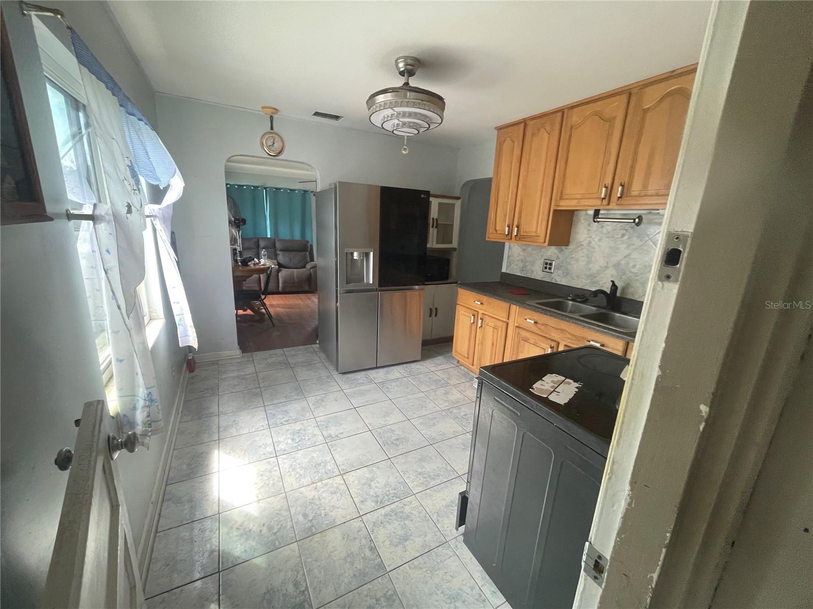 Image 10 of 13 For 2435 37th Avenue N