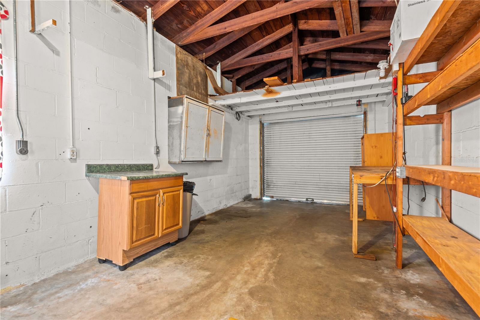 Image 17 of 38 For 2435 37th Avenue N