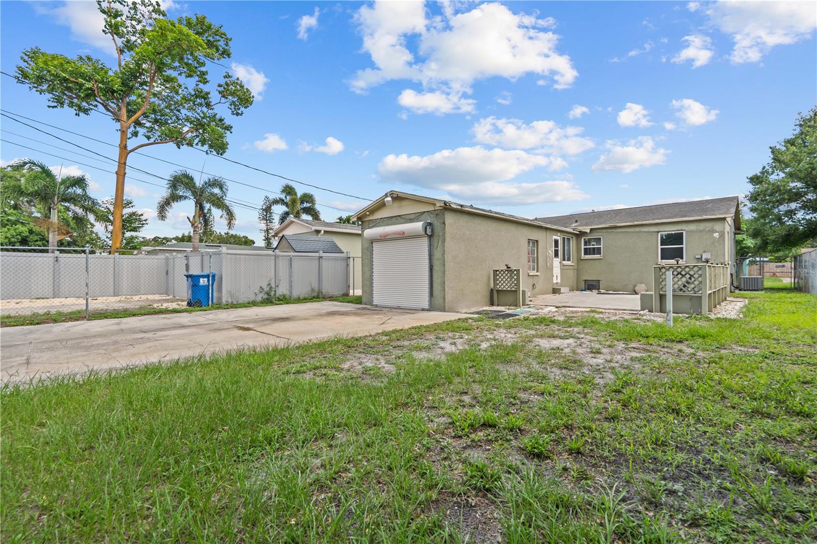 Image 18 of 38 For 2435 37th Avenue N