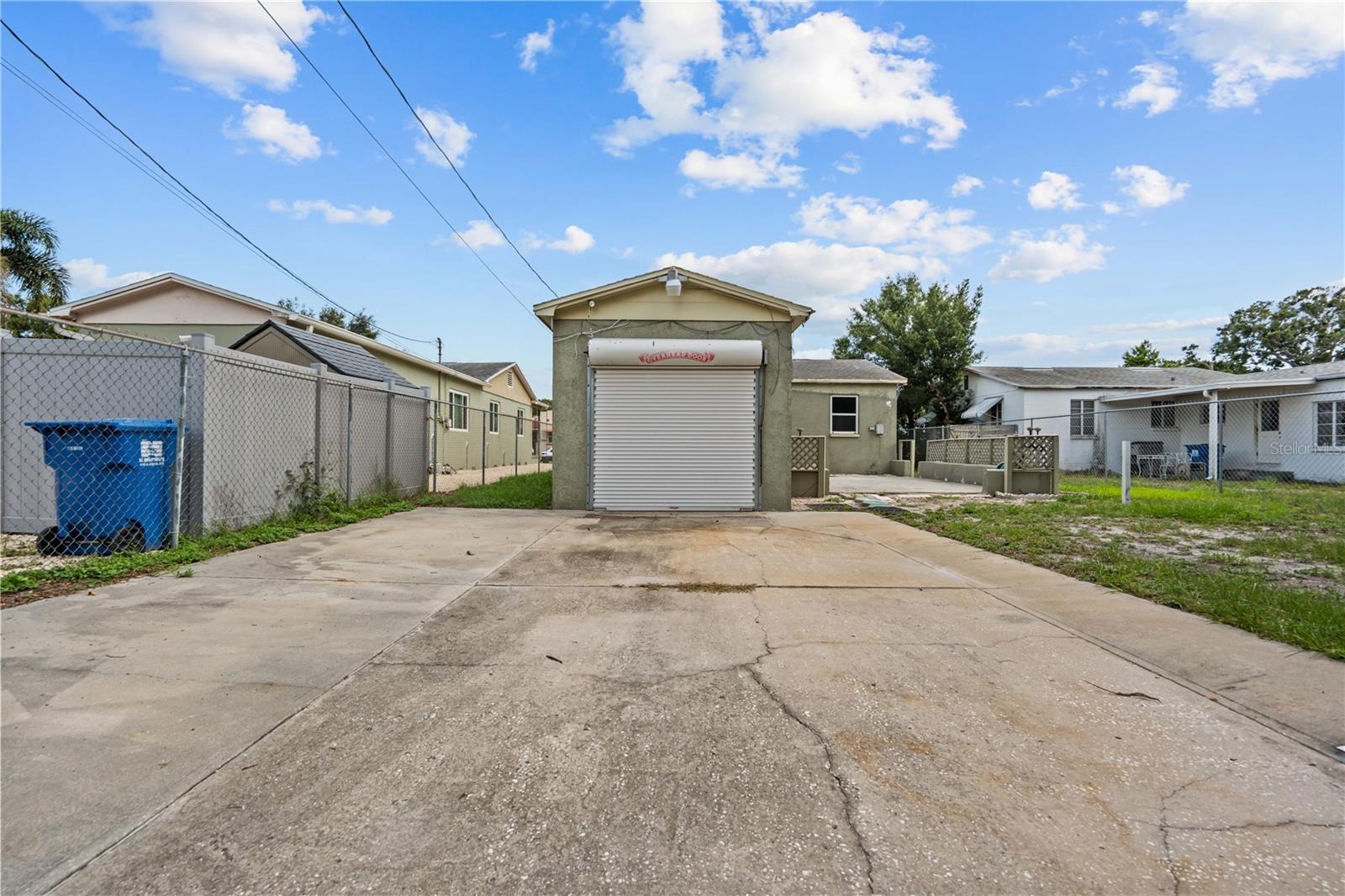 Image 19 of 38 For 2435 37th Avenue N