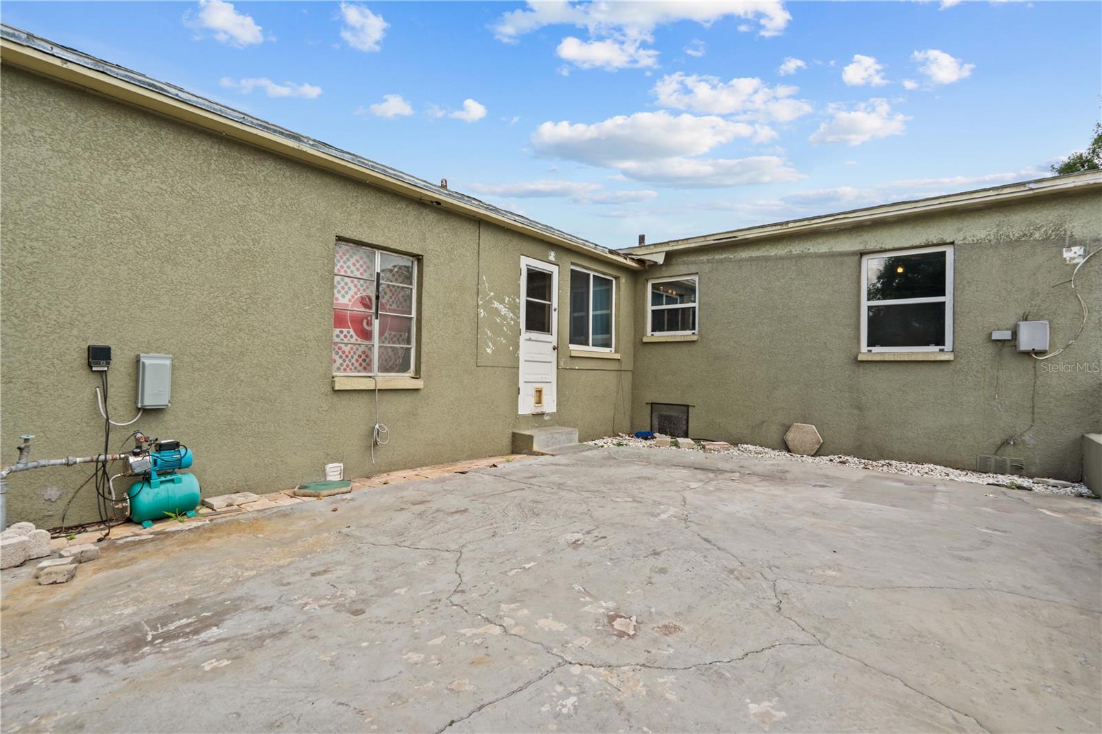 Image 20 of 38 For 2435 37th Avenue N