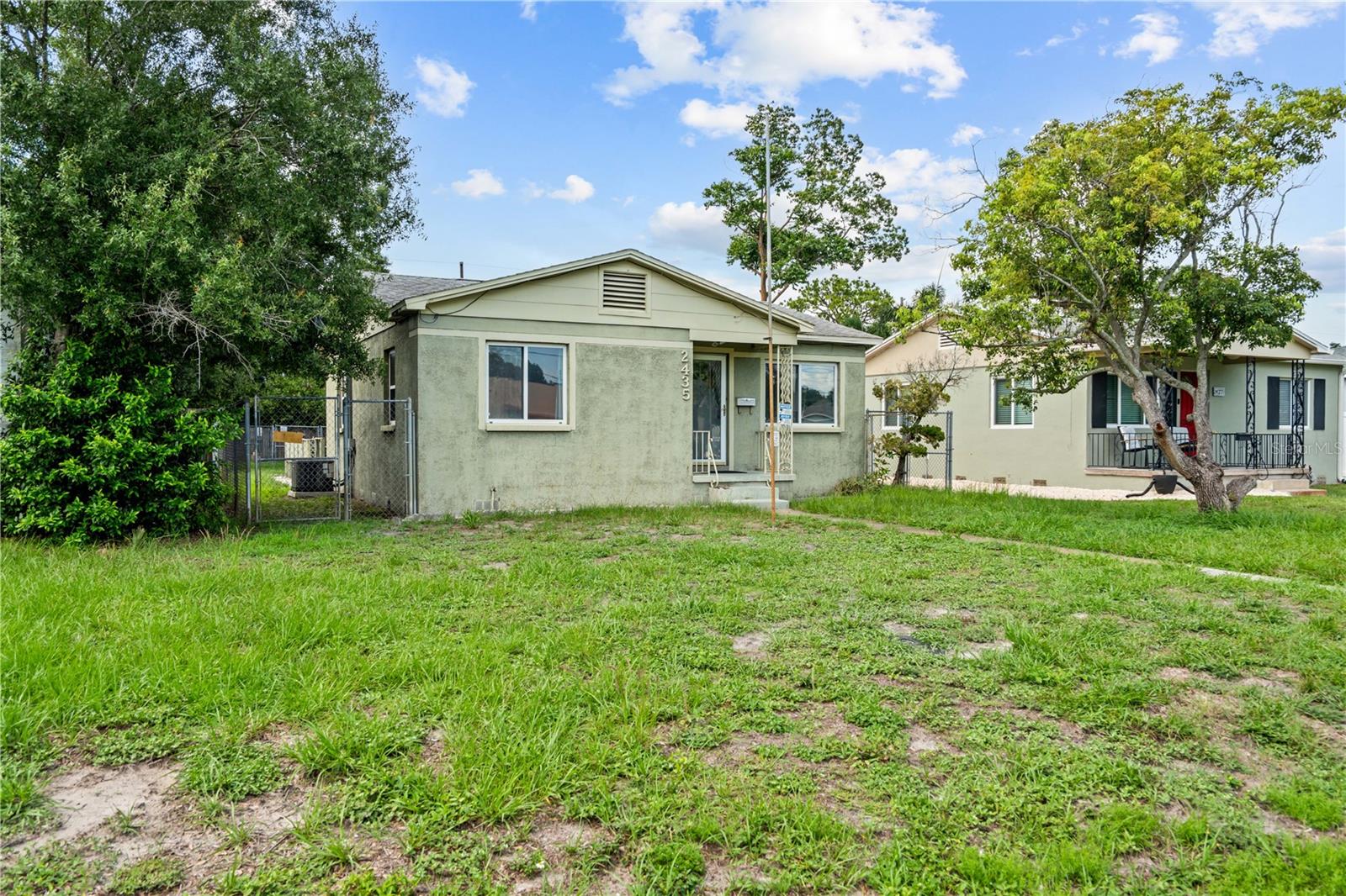 Image 22 of 38 For 2435 37th Avenue N