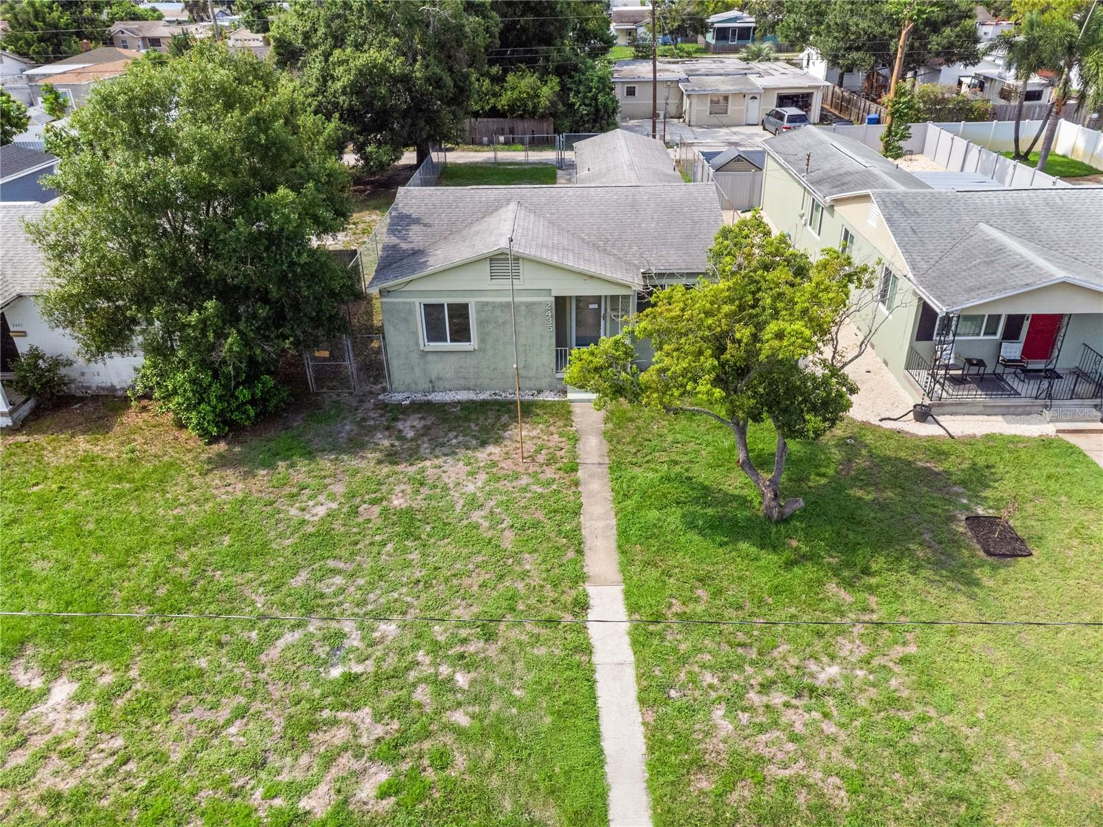 Image 26 of 38 For 2435 37th Avenue N