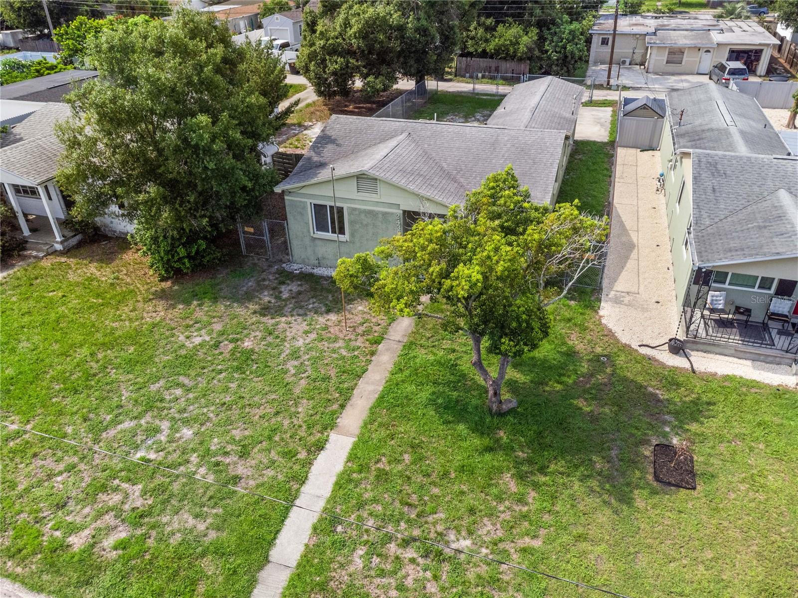 Image 27 of 38 For 2435 37th Avenue N