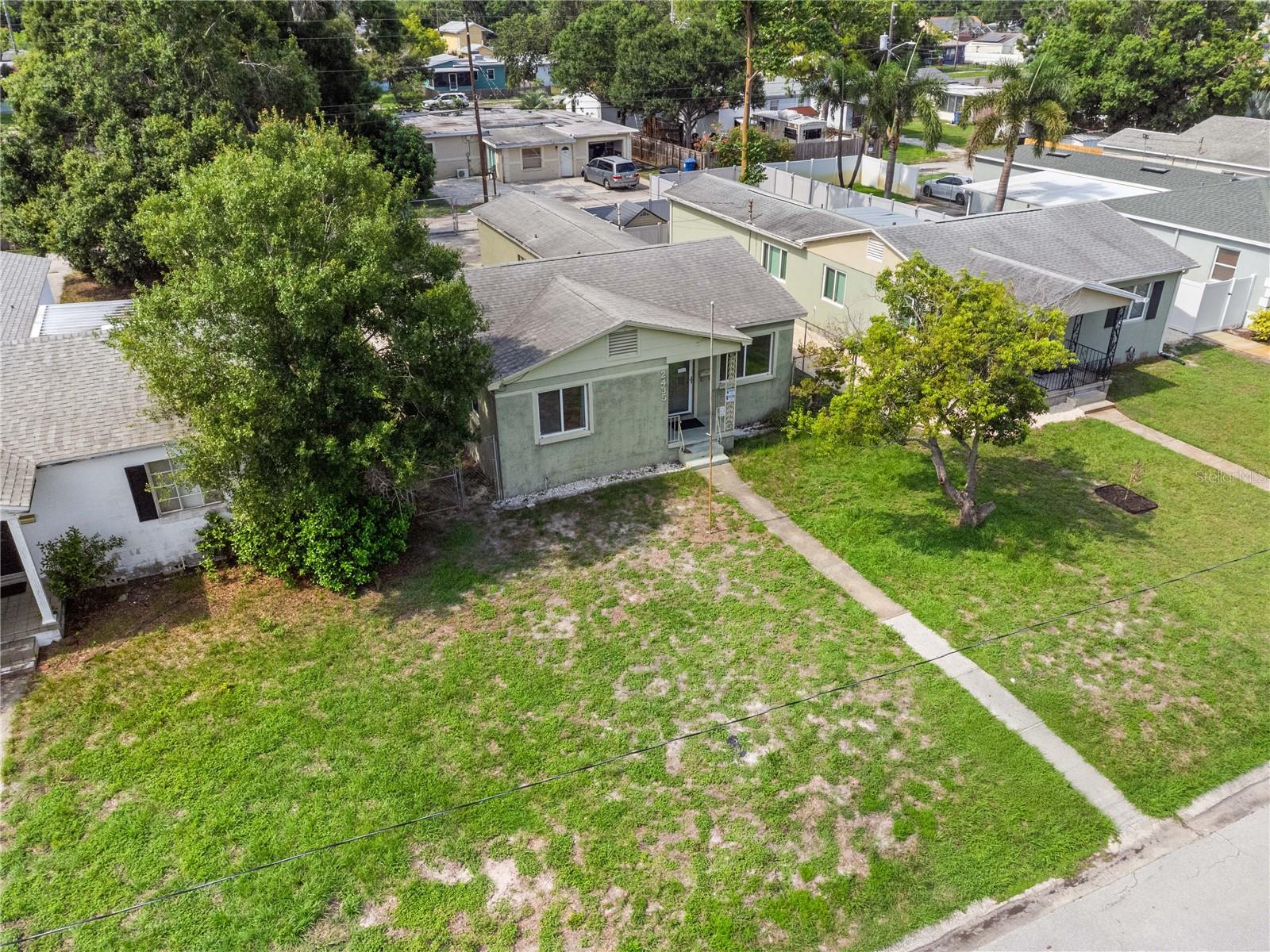 Image 28 of 38 For 2435 37th Avenue N