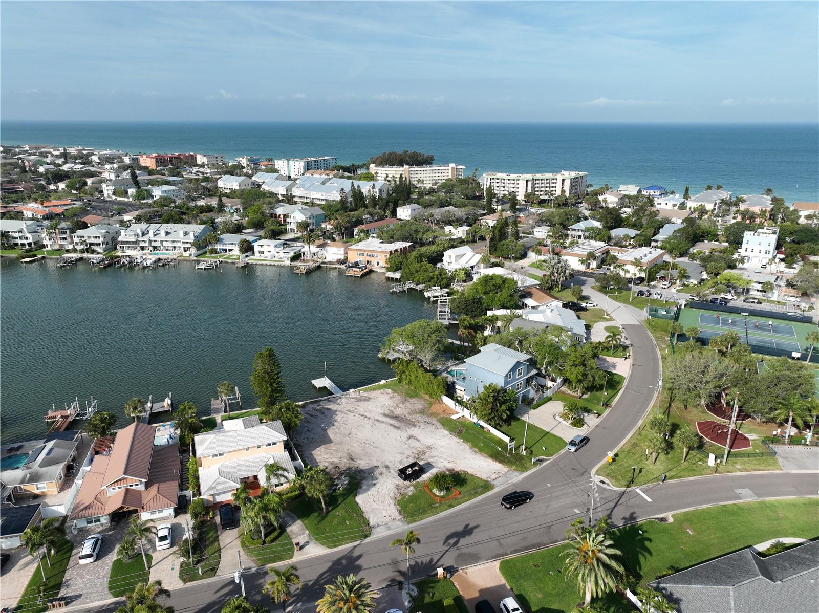 Image 2 of 6 For 305 Harbor Drive