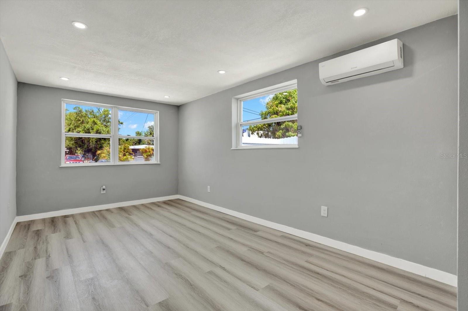 Image 11 of 22 For 1235 Stockton Drive