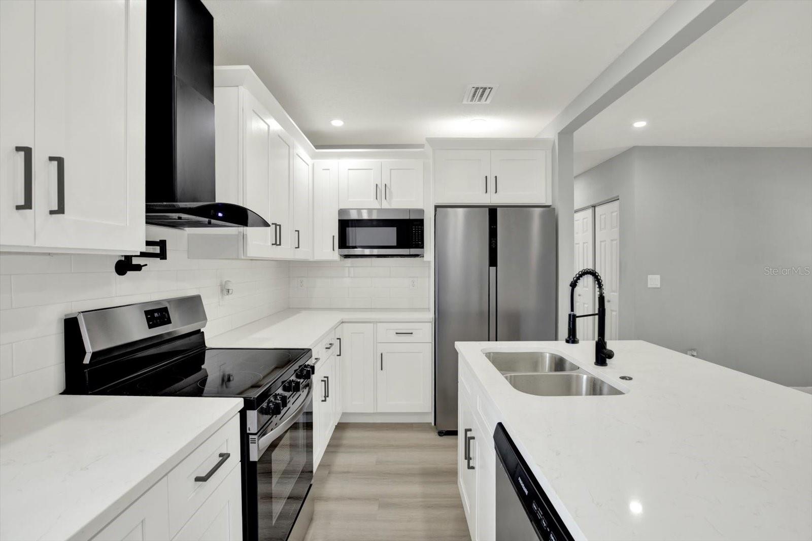 Image 5 of 22 For 1235 Stockton Drive