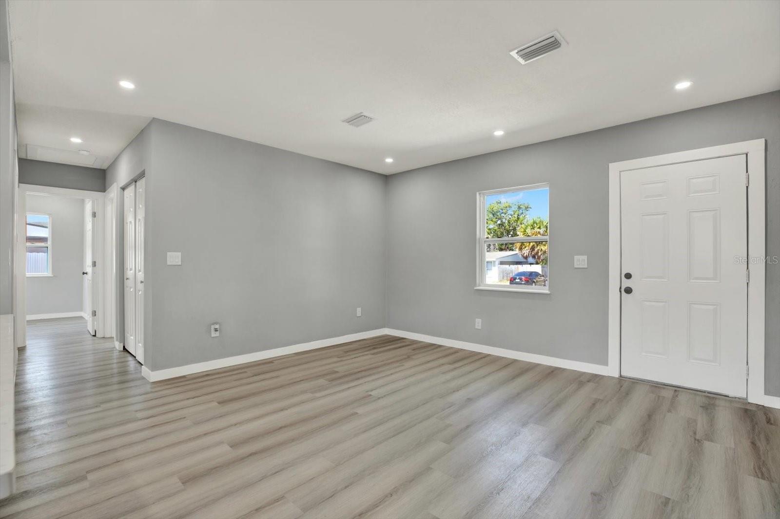 Image 7 of 22 For 1235 Stockton Drive