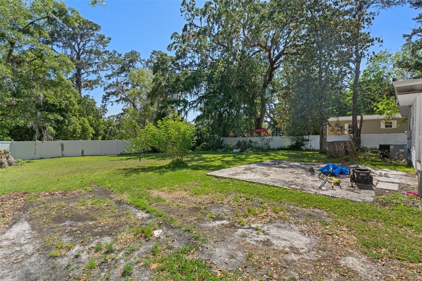 Image 25 of 33 For 19496 Wildwood Drive