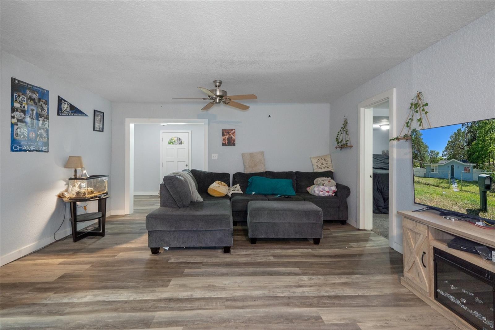 Image 7 of 33 For 19496 Wildwood Drive