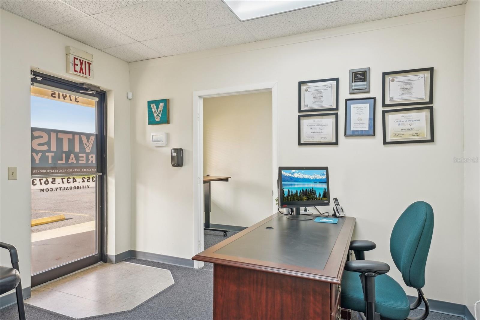 Listing photo id 18 for 37915 Heather Place 7