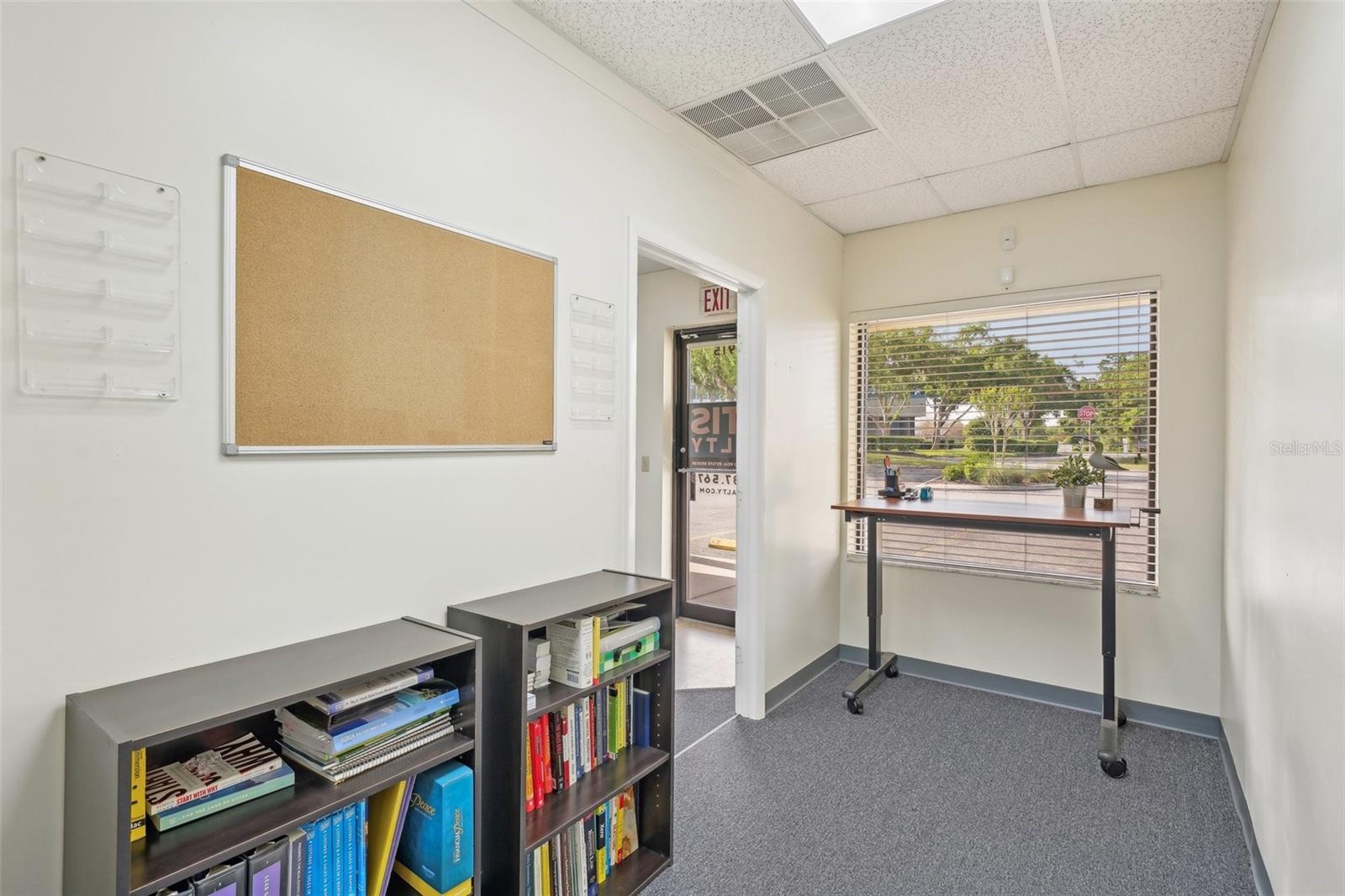 Listing photo id 21 for 37915 Heather Place 7