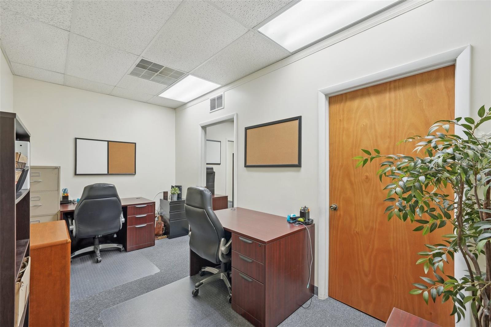 Listing photo id 38 for 37915 Heather Place 7
