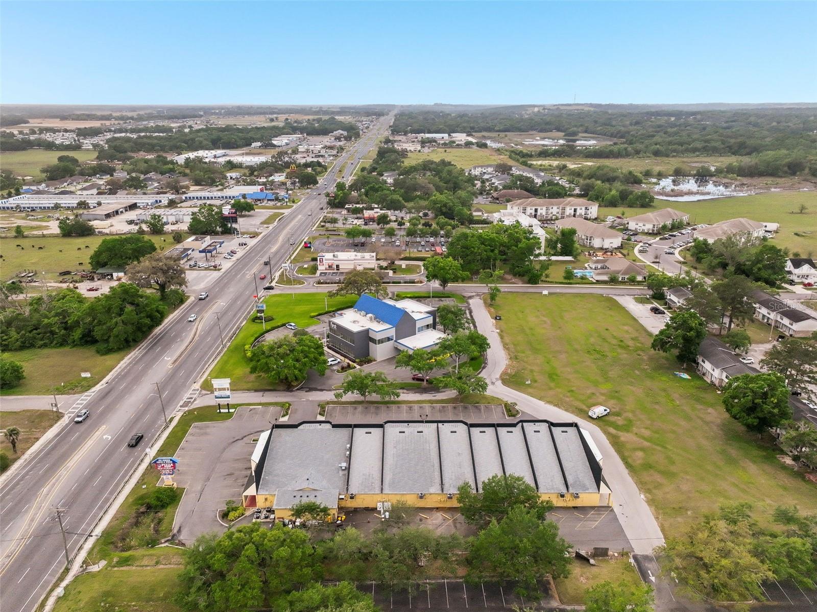 Listing photo id 43 for 37915 Heather Place 7