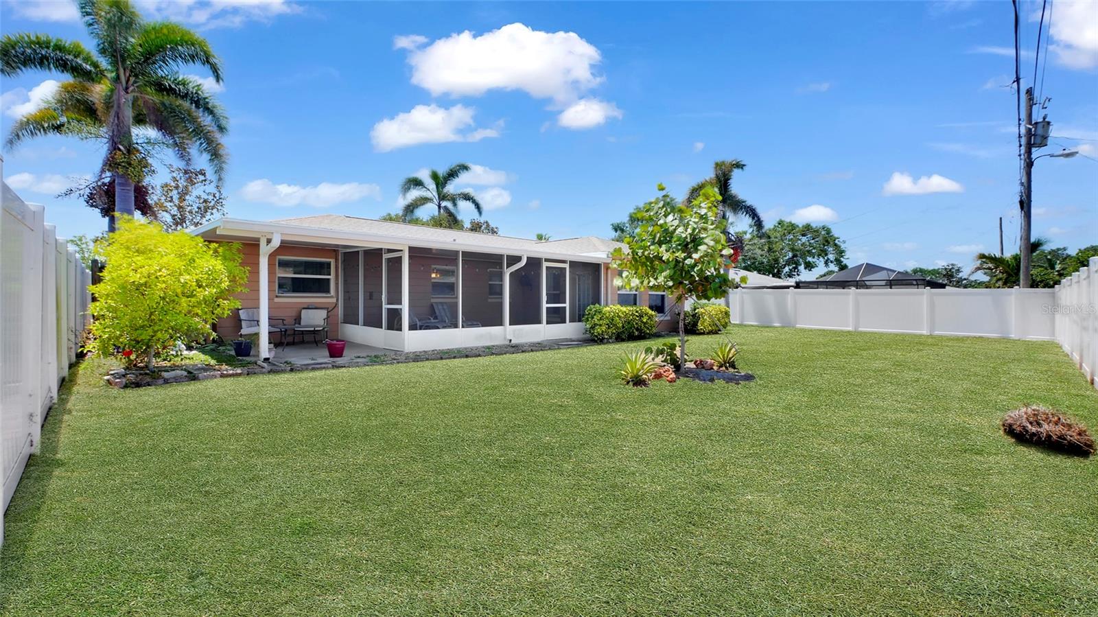 Image 8 of 31 For 11535 64th Terrace