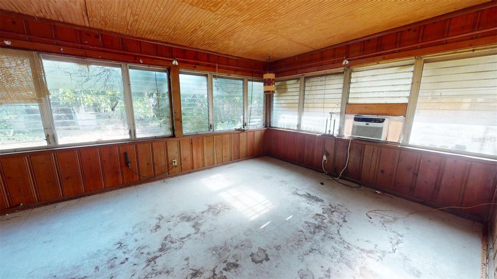 Image 11 of 23 For 5009 12th Avenue S